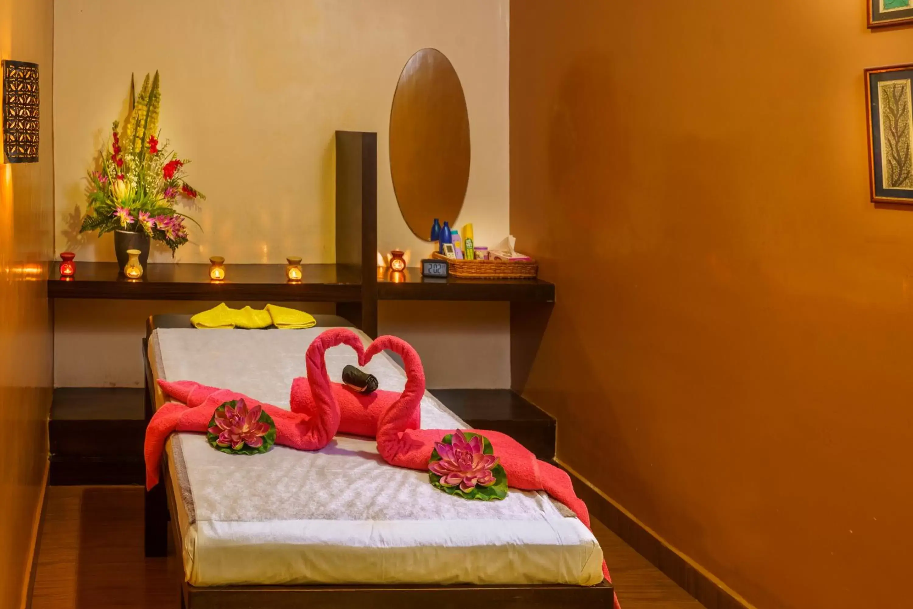 Spa and wellness centre/facilities, Bed in Fortune Pandiyan Hotel, Madurai - Member ITC Hotels' Group Spa and wellness centre/facilities, Bed in Fortune Pandiyan Hotel, Madurai - Member ITC Hotels' Group