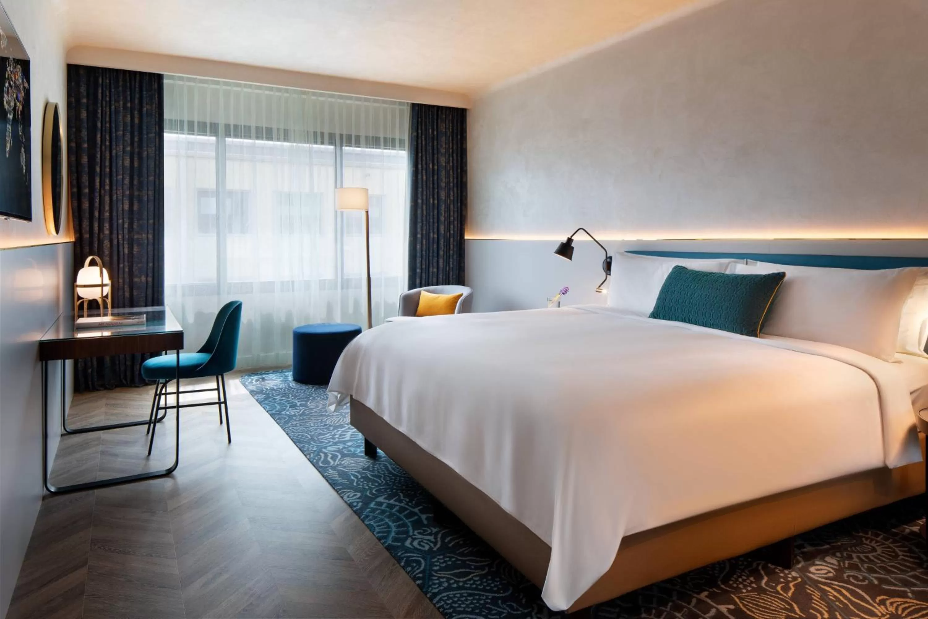 Prestige Room with One King or One Queen or Two Twin Beds in Renaissance Barcelona Hotel