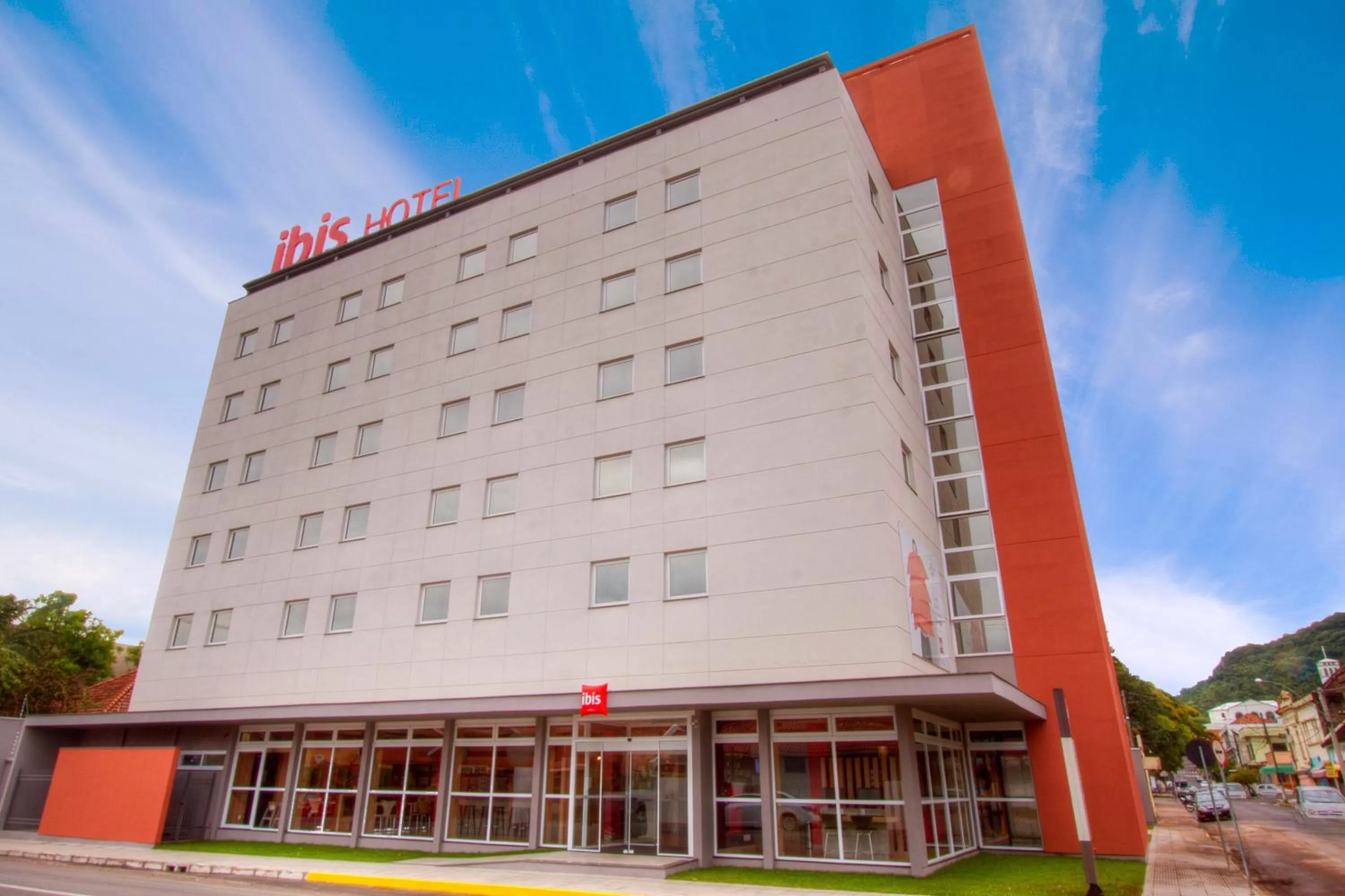 Property building in ibis Montenegro