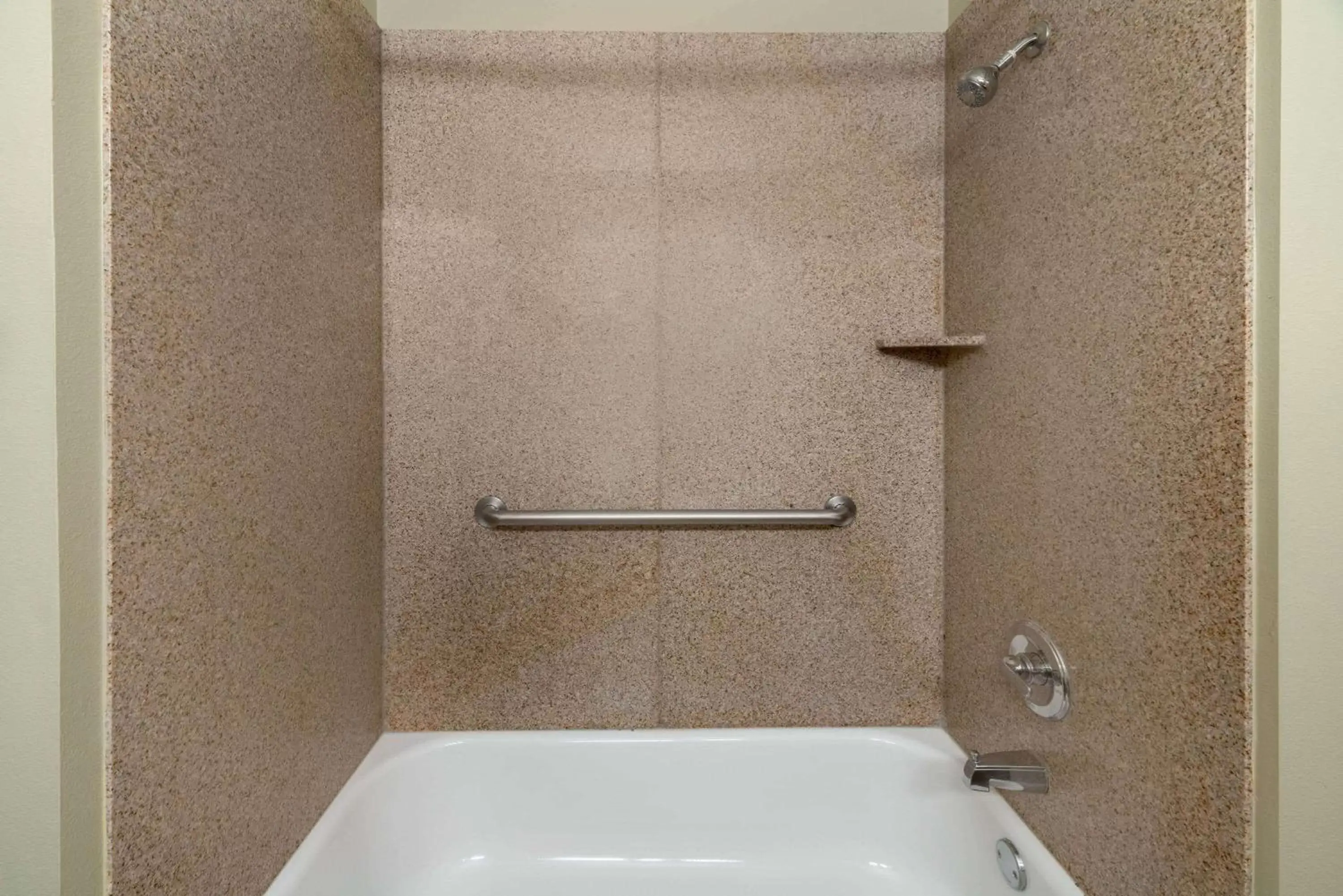 Bathroom in La Quinta Inn & Suites by Wyndham Broussard - Lafayette Area