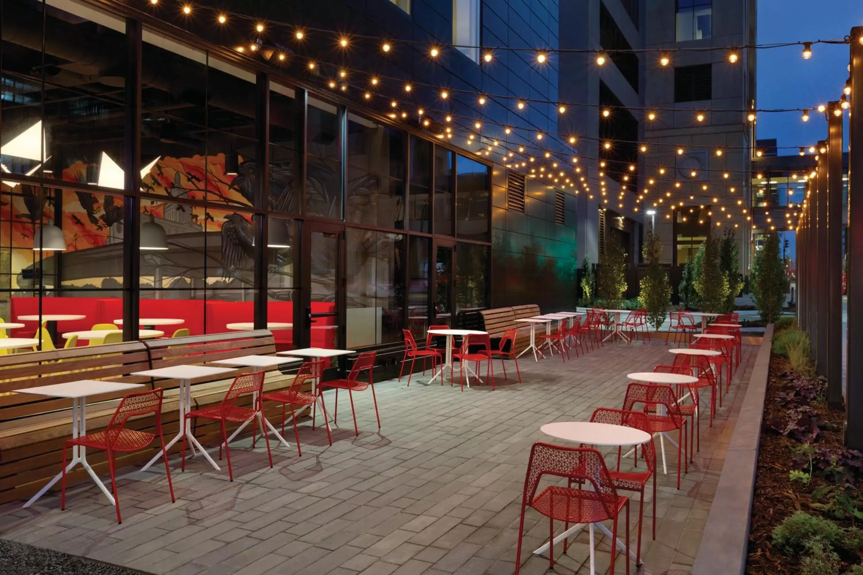 Patio, Restaurant/Places to Eat in Radisson Red Minneapolis Downtown