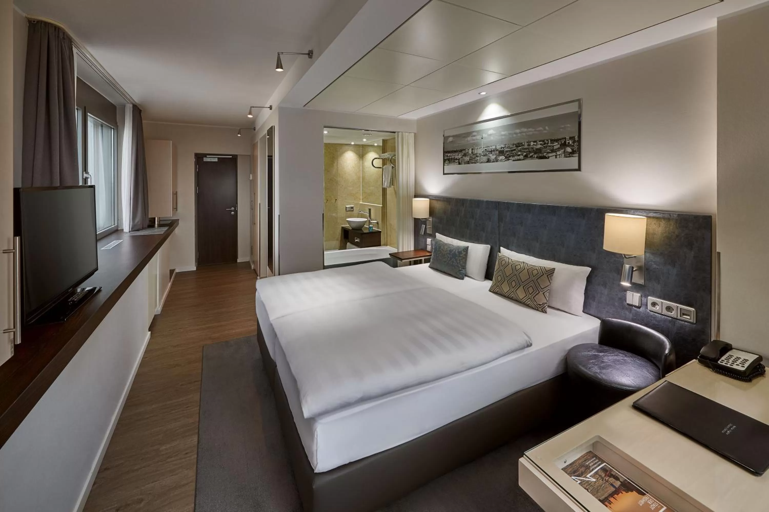 Bed in Park Inn by Radisson Berlin Alexanderplatz