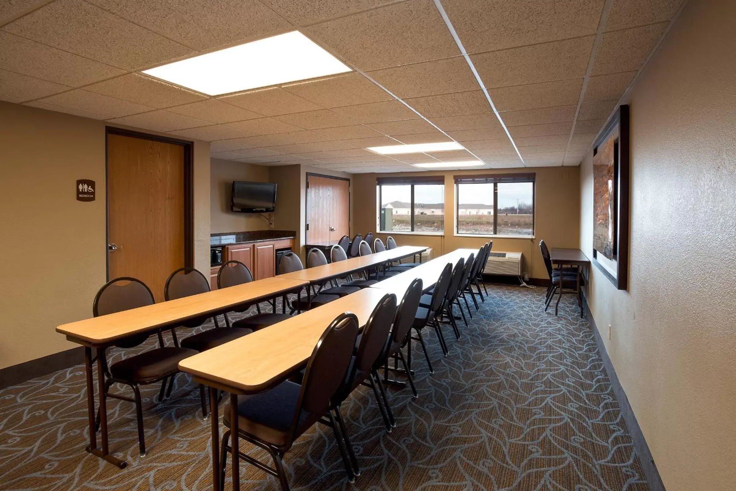 Business facilities in AmericInn by Wyndham Bay City