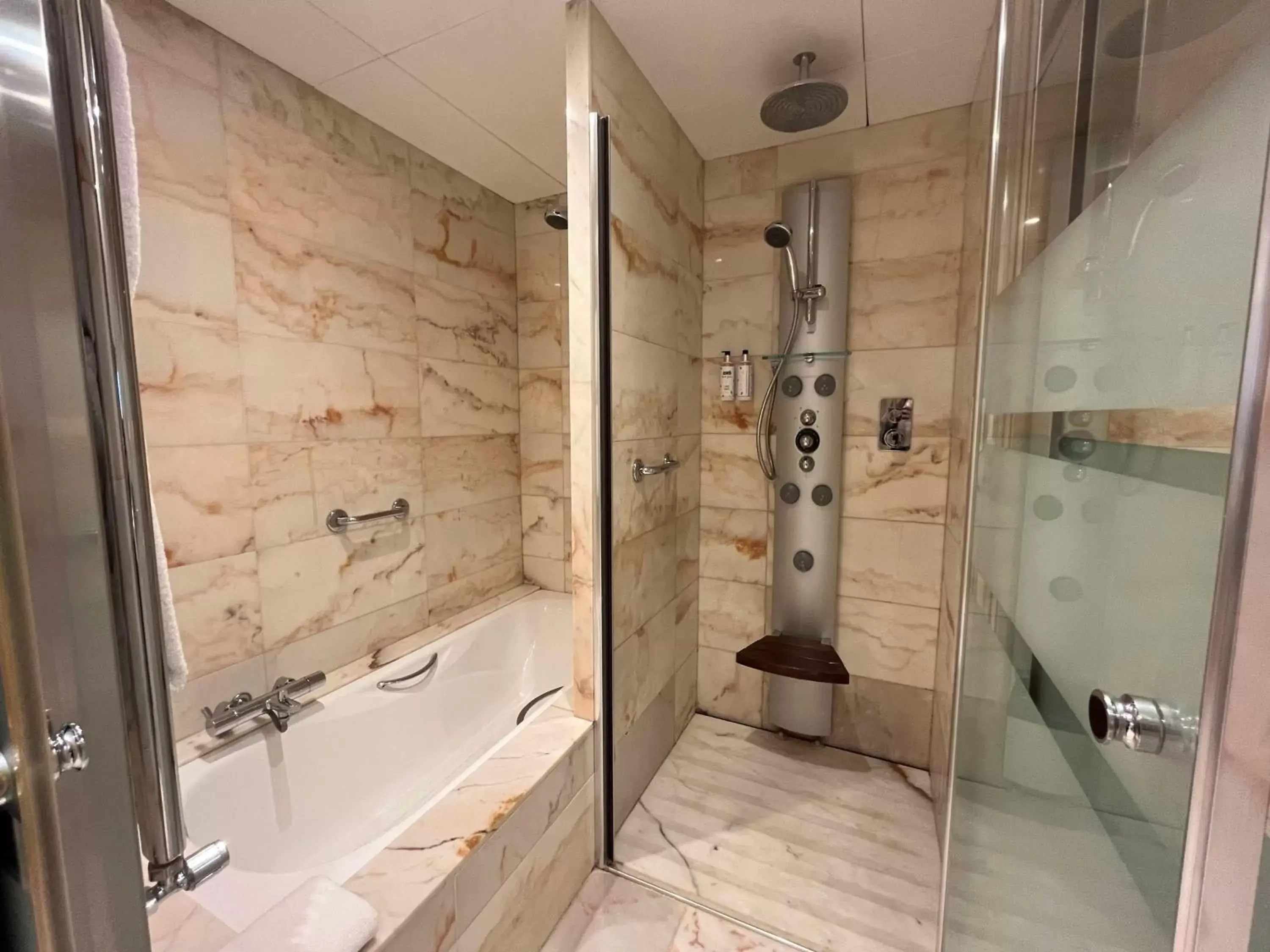 Photo of the whole room, Bathroom in Best Western Premier CMC Girona