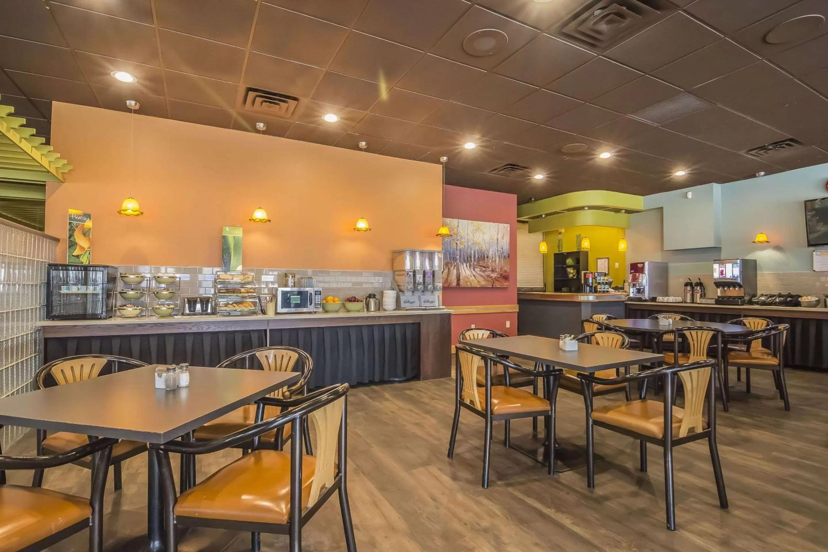 Restaurant/places to eat in Quality Inn West Edmonton