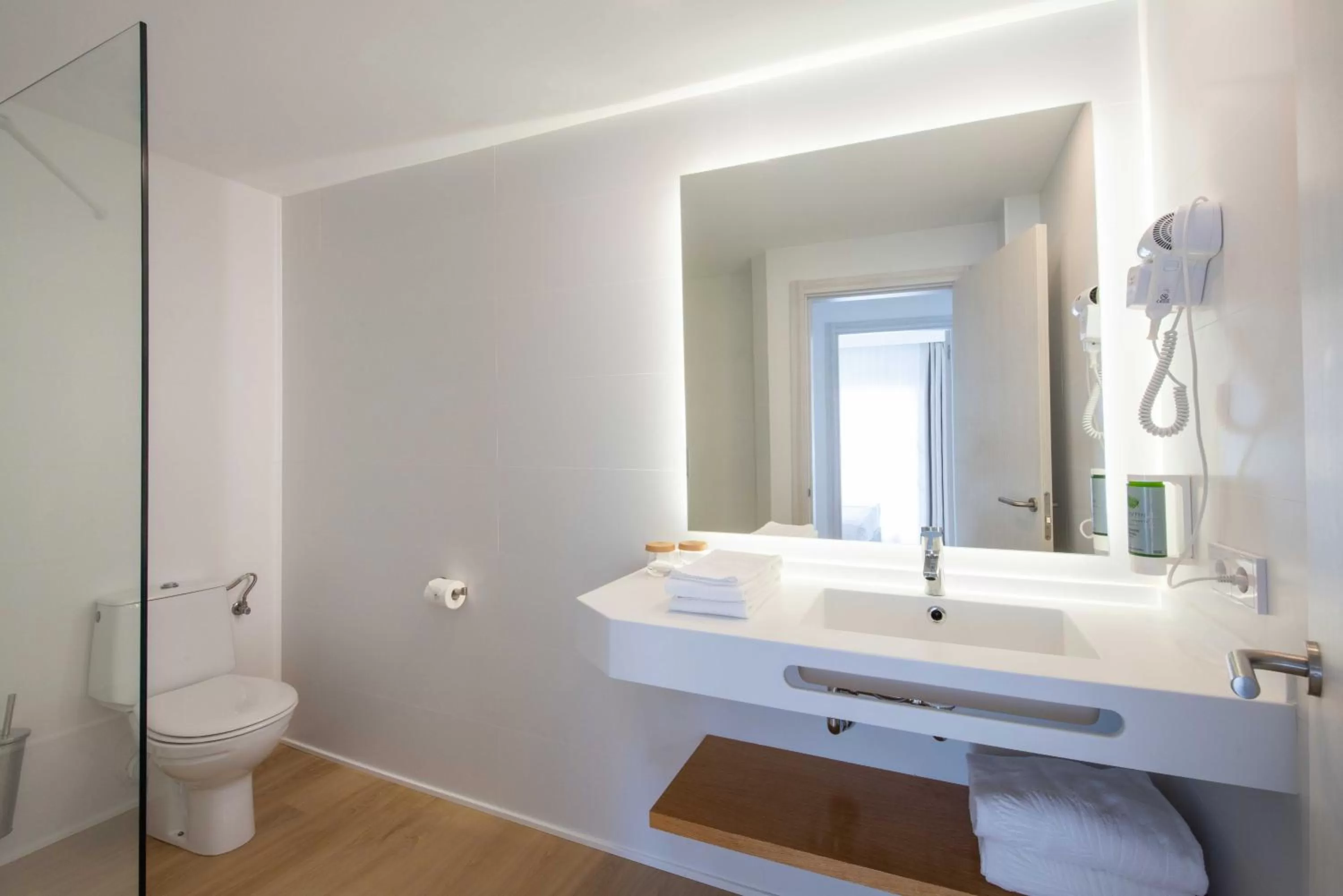 Shower, Bathroom in Valentin Park Club