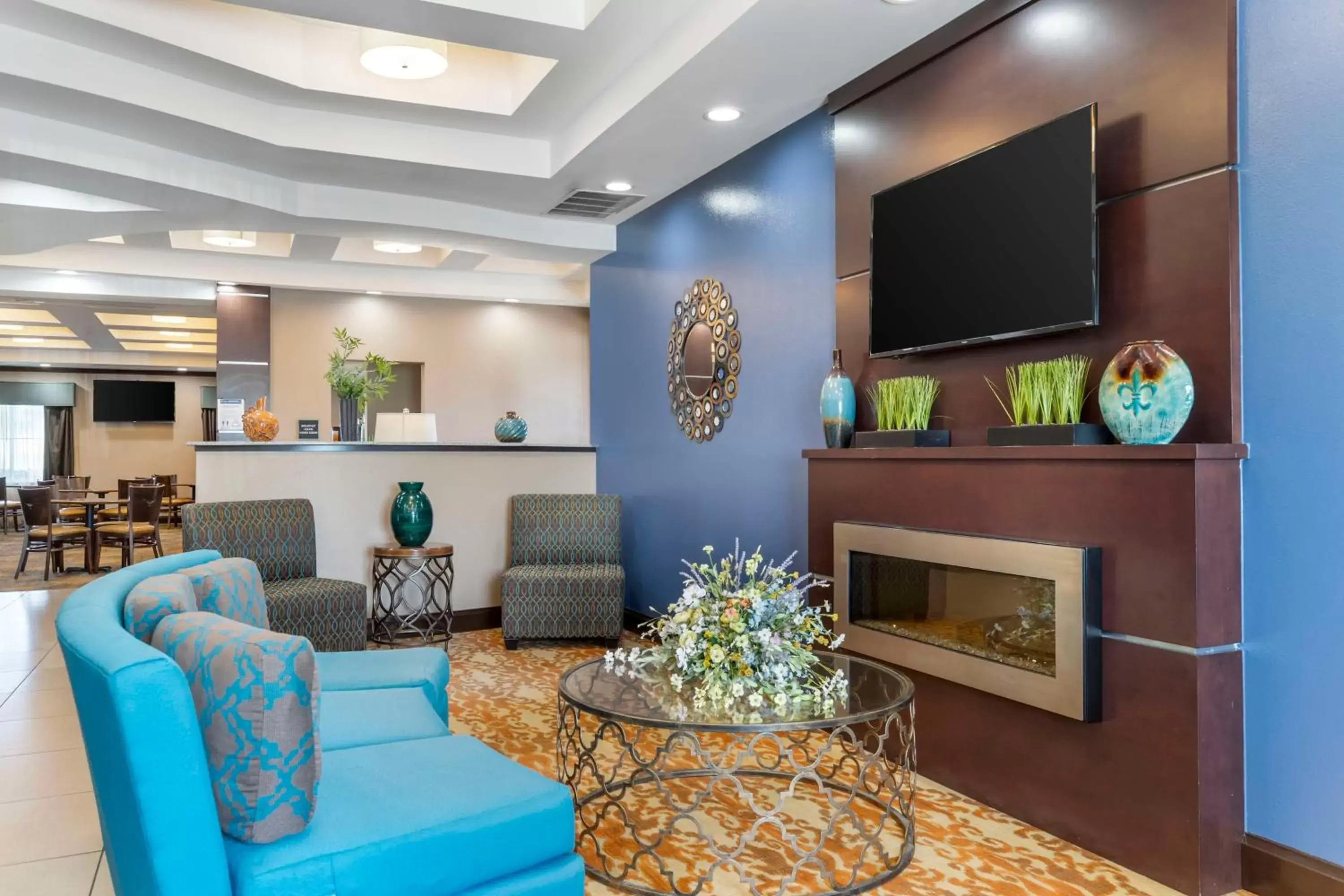 Lobby or reception, TV/Entertainment Center in Best Western Plus Longhorn Inn & Suites