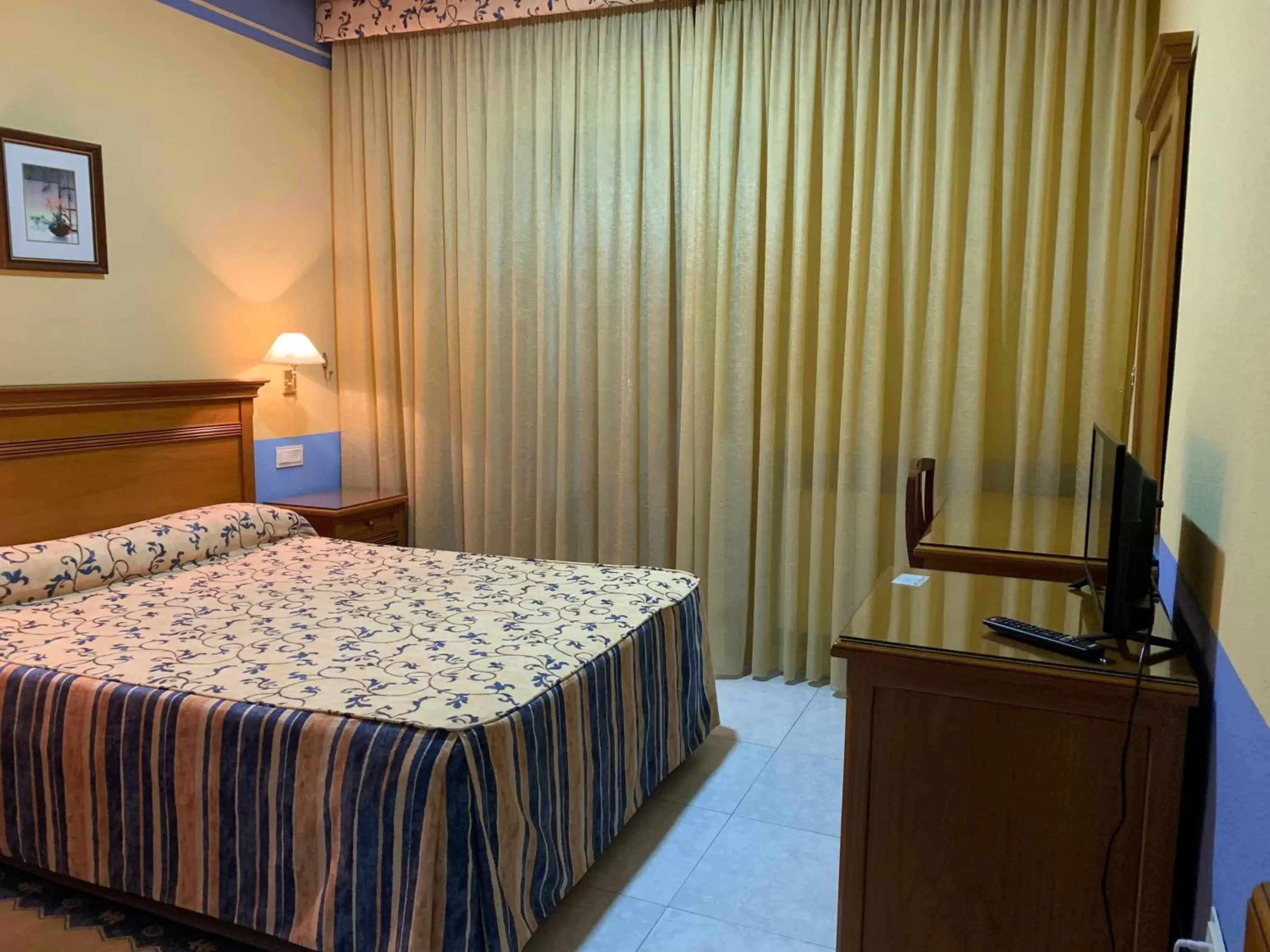 Photo of the whole room, Bed in La Sierra Photo of the whole room, Bed in La Sierra