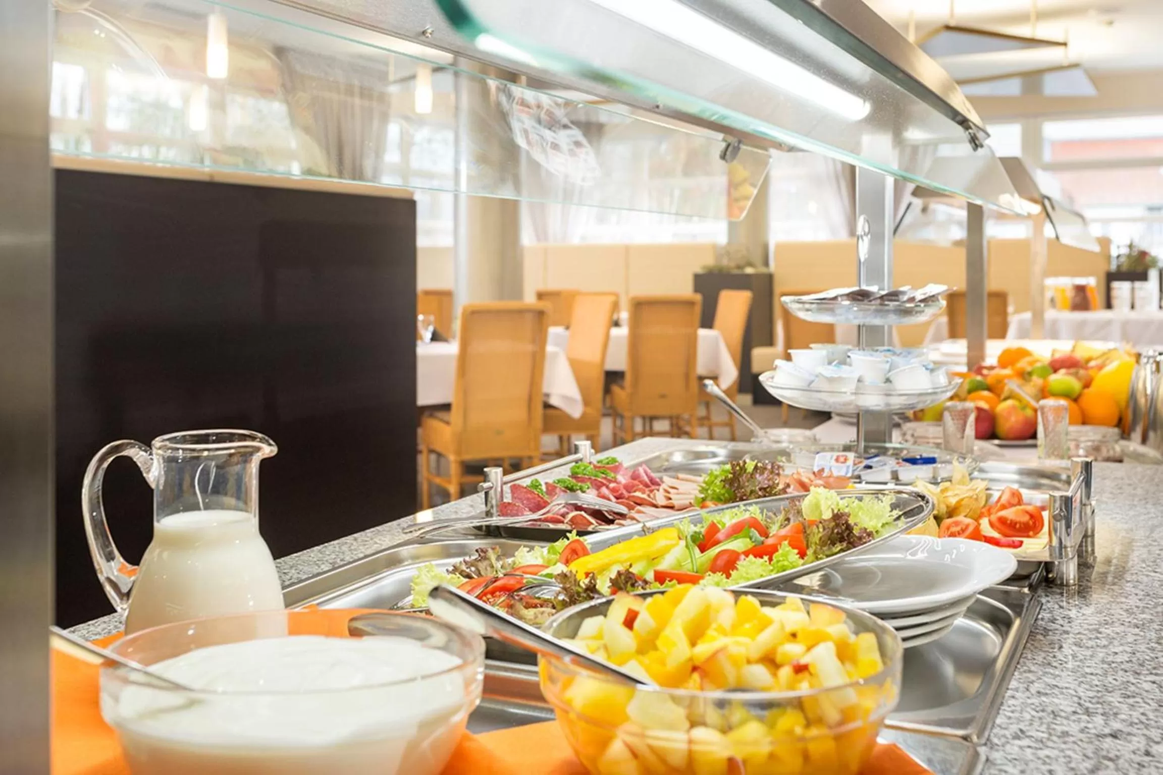 Buffet breakfast in Kurhotel Pyramide Sibyllenbad