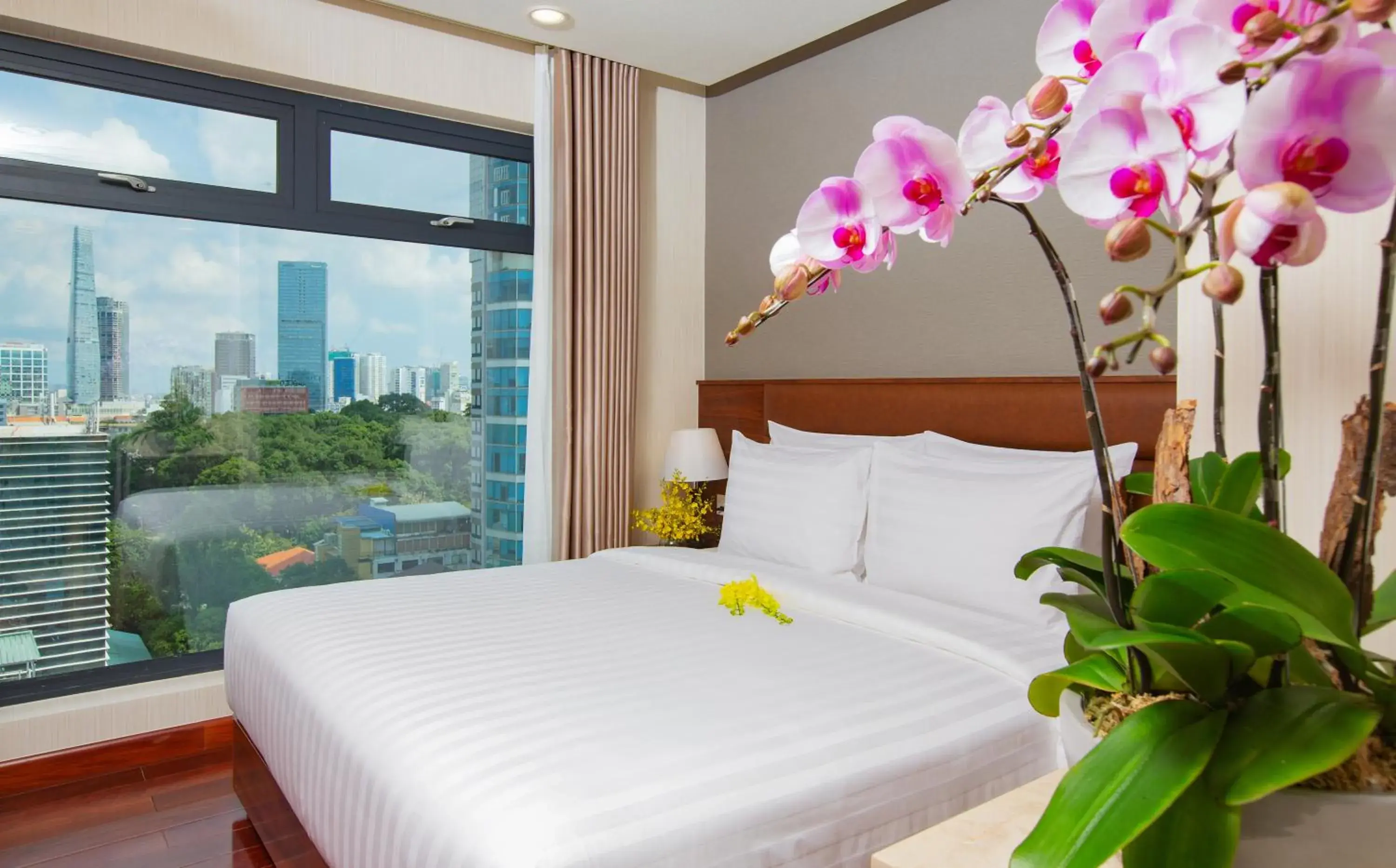 Premium Deluxe Double or Twin Room with City View in Orchids Saigon Hotel