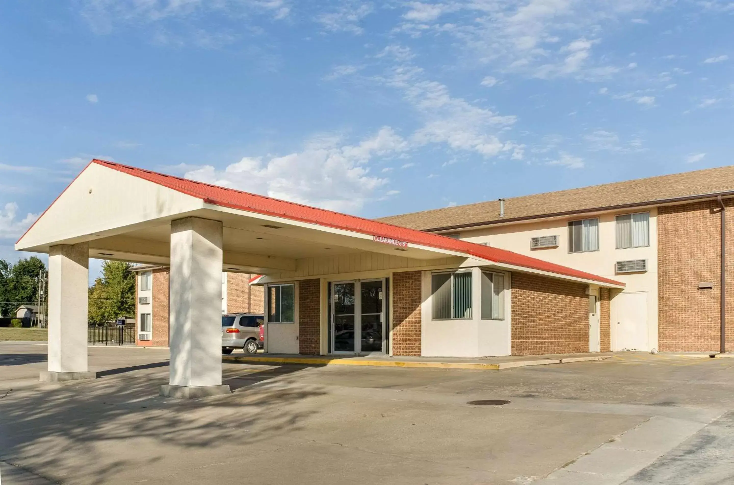 Property Building in Econo Lodge Emporia