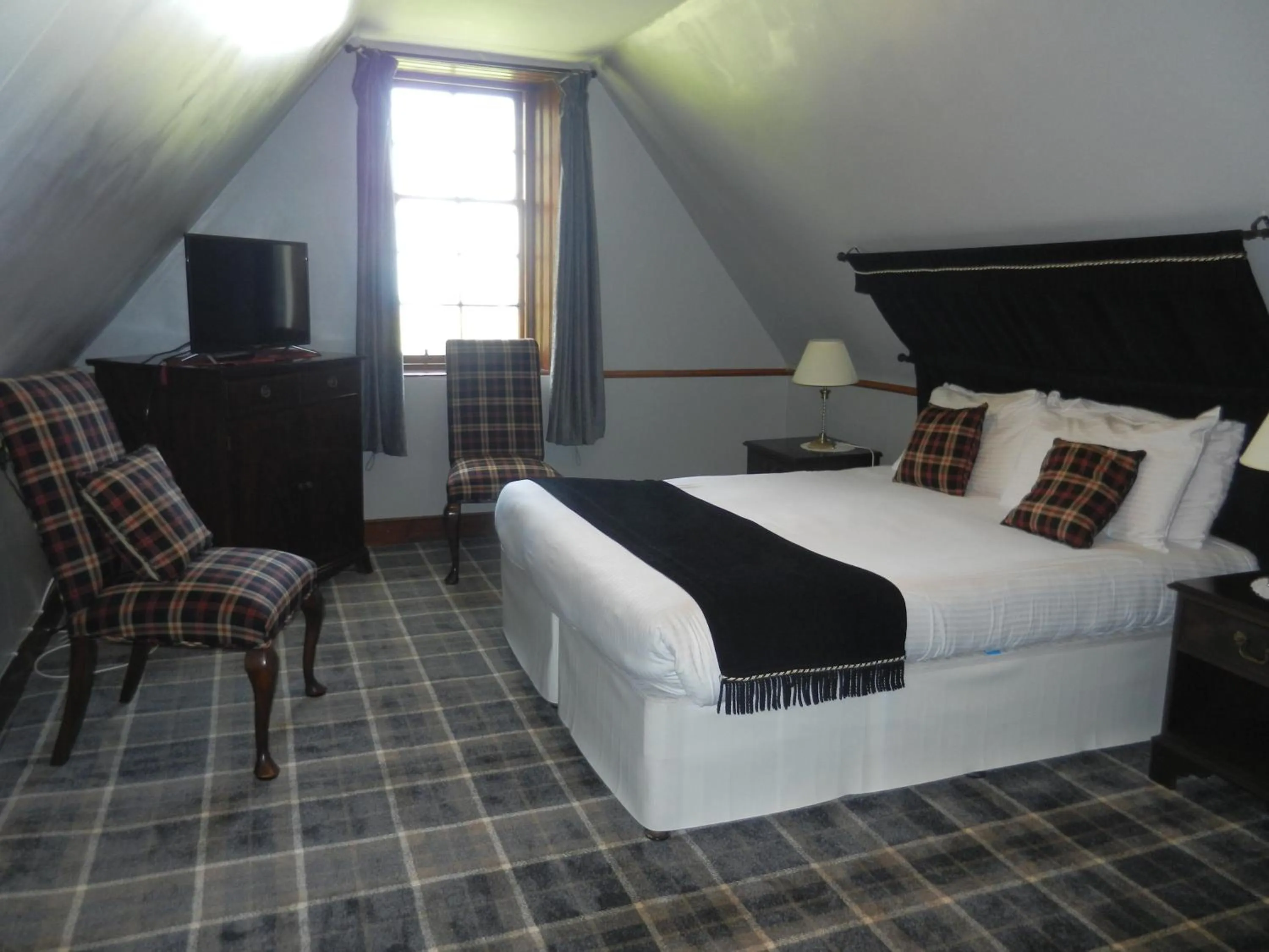 Bed in Mansfield Castle Hotel