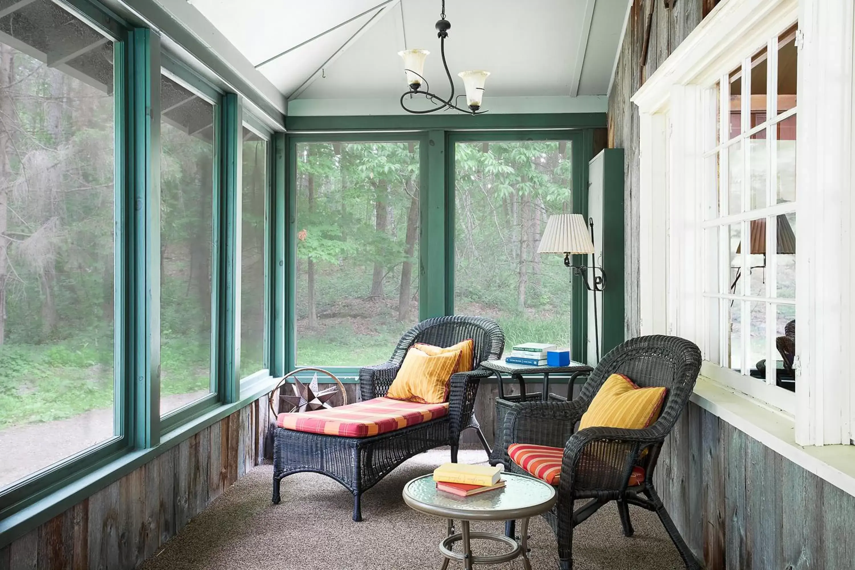 Seating area in Manoir Hovey