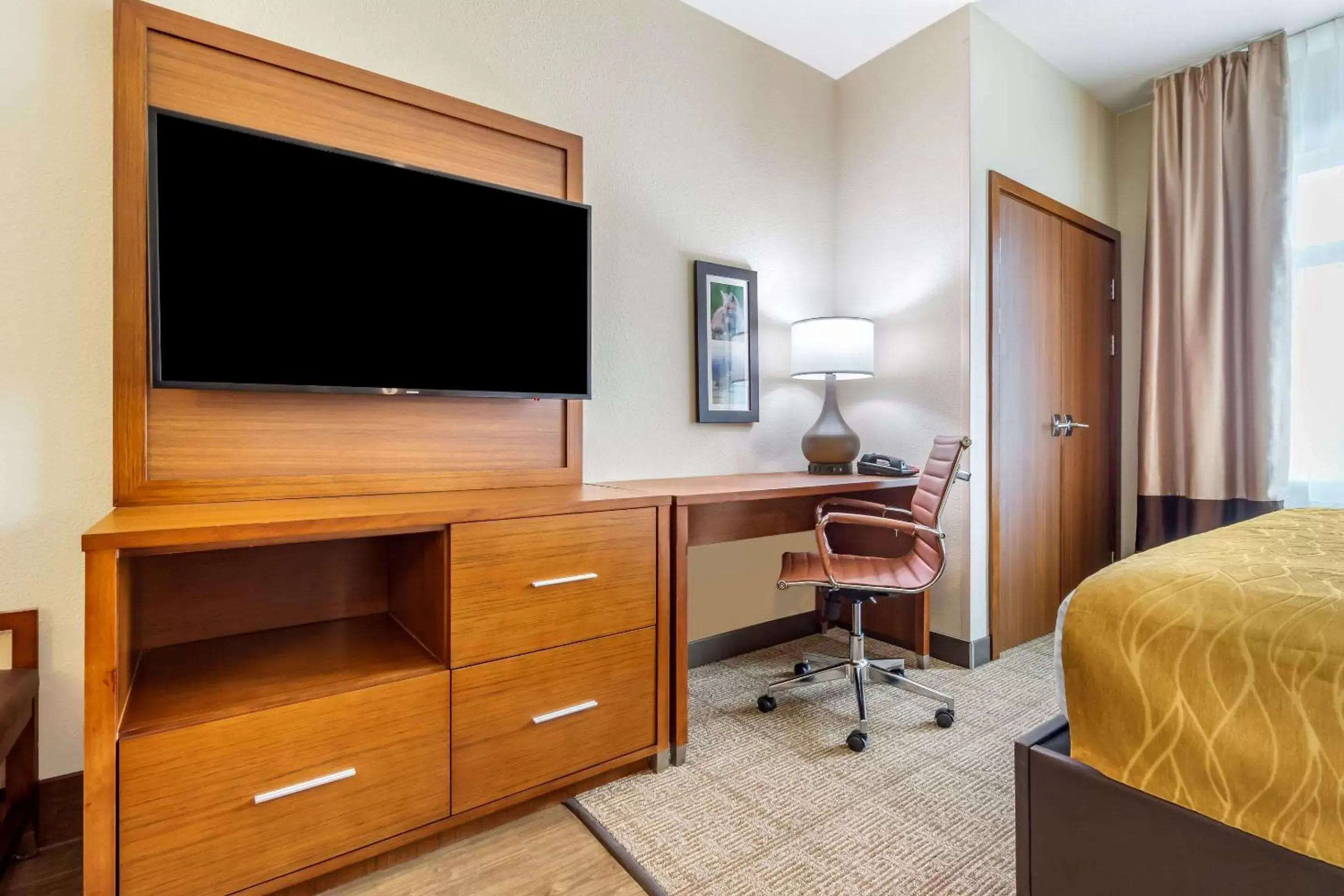 Photo of the whole room, TV/Entertainment Center in Comfort Inn & Suites Lakewood by JBLM