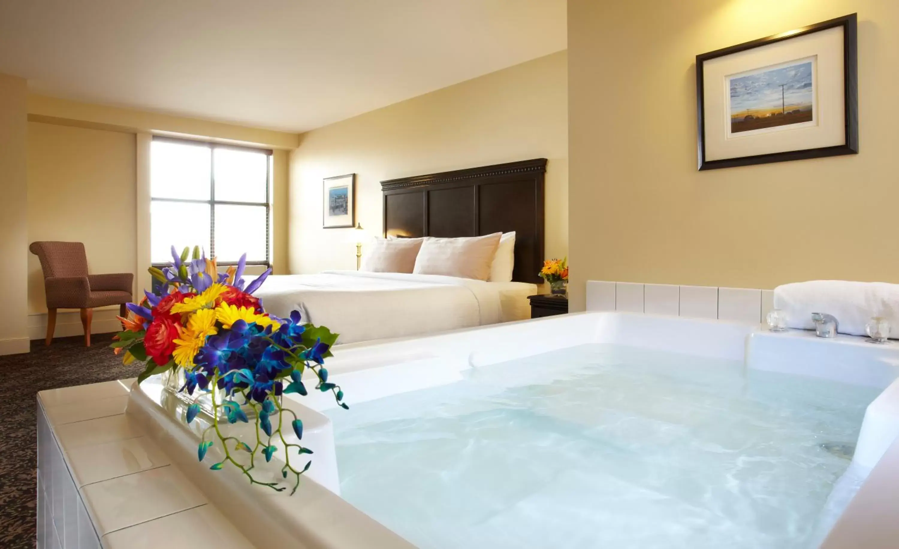 King Suite with Spa Bath in Temple Gardens Hotel & Spa