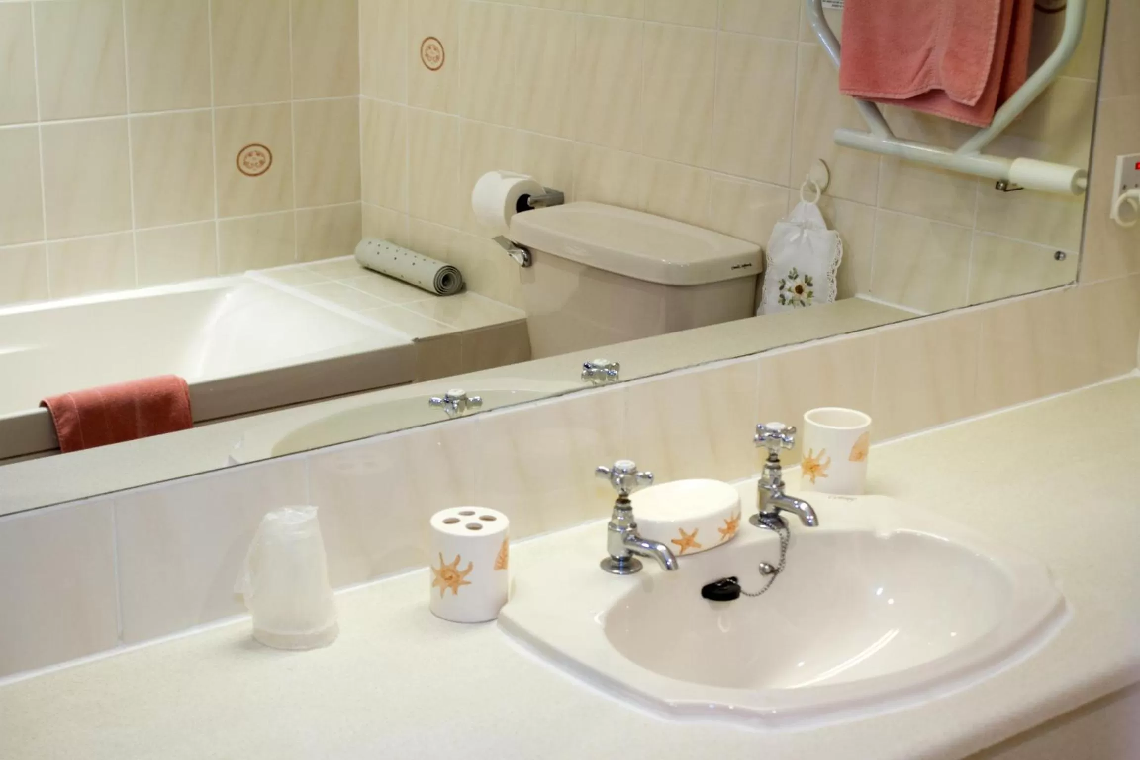 Bathroom in Gwesty Minffordd Hotel