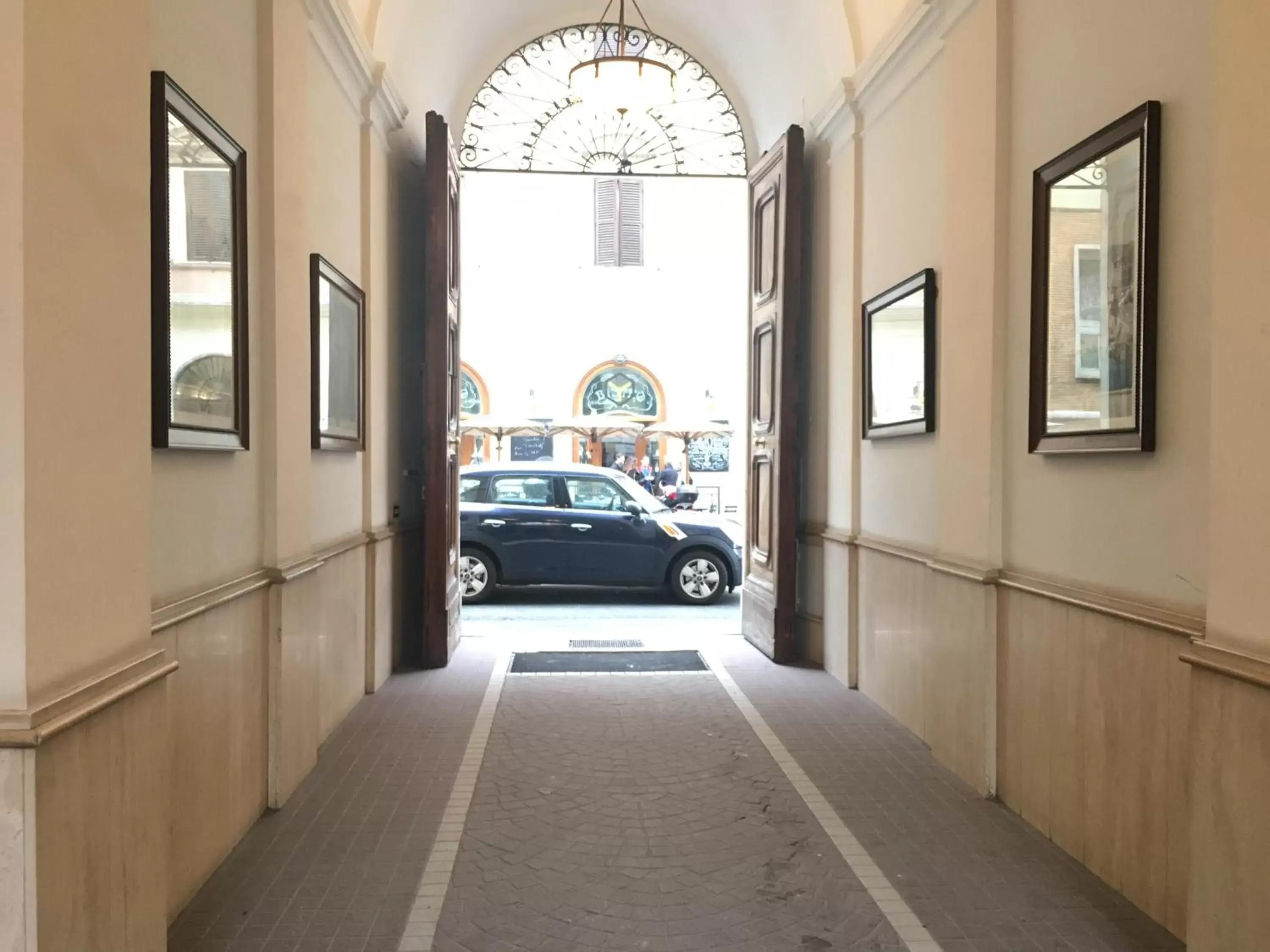 Facade/entrance in Hotel Positano