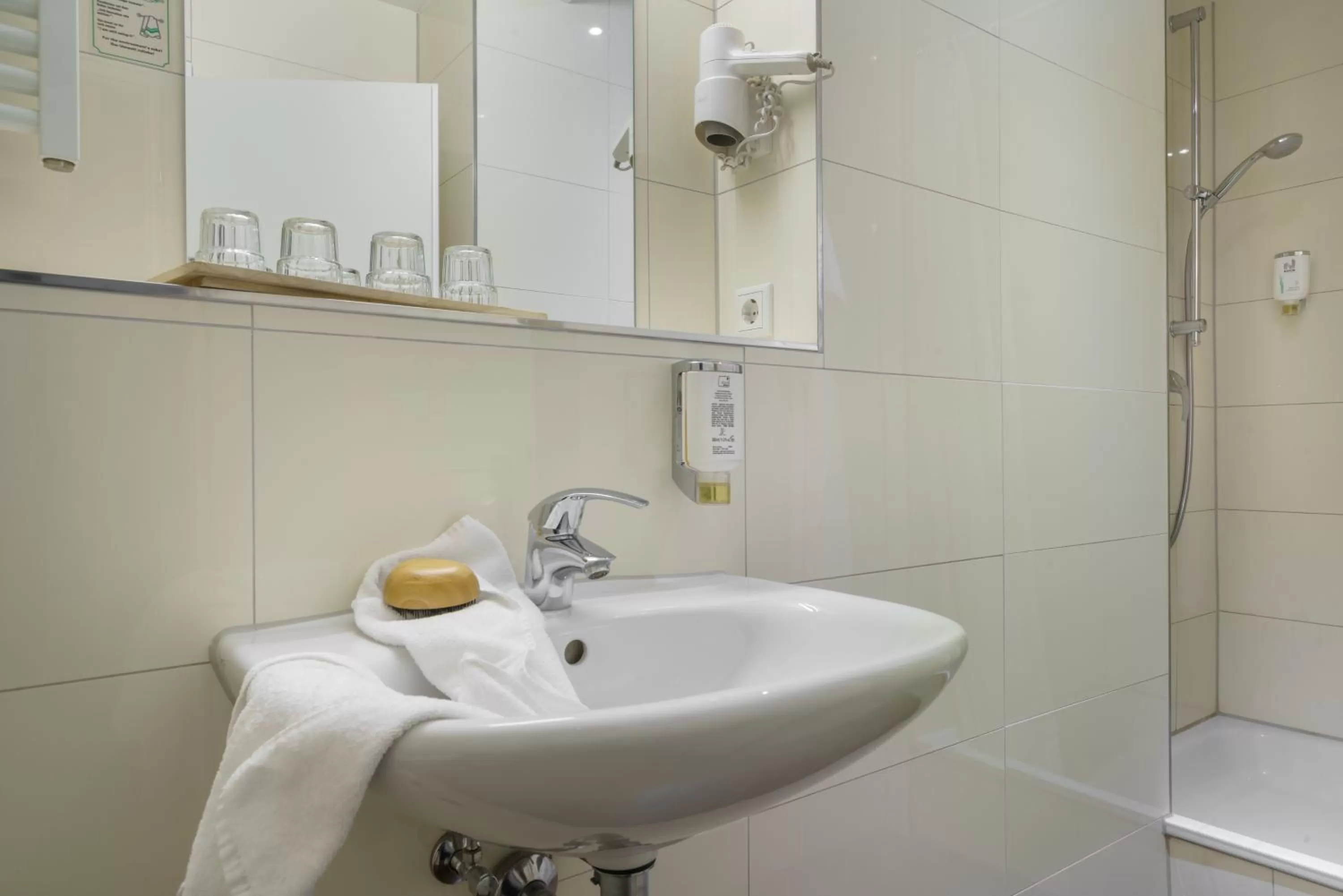 Toilet in Hotel Norddeutscher Hof