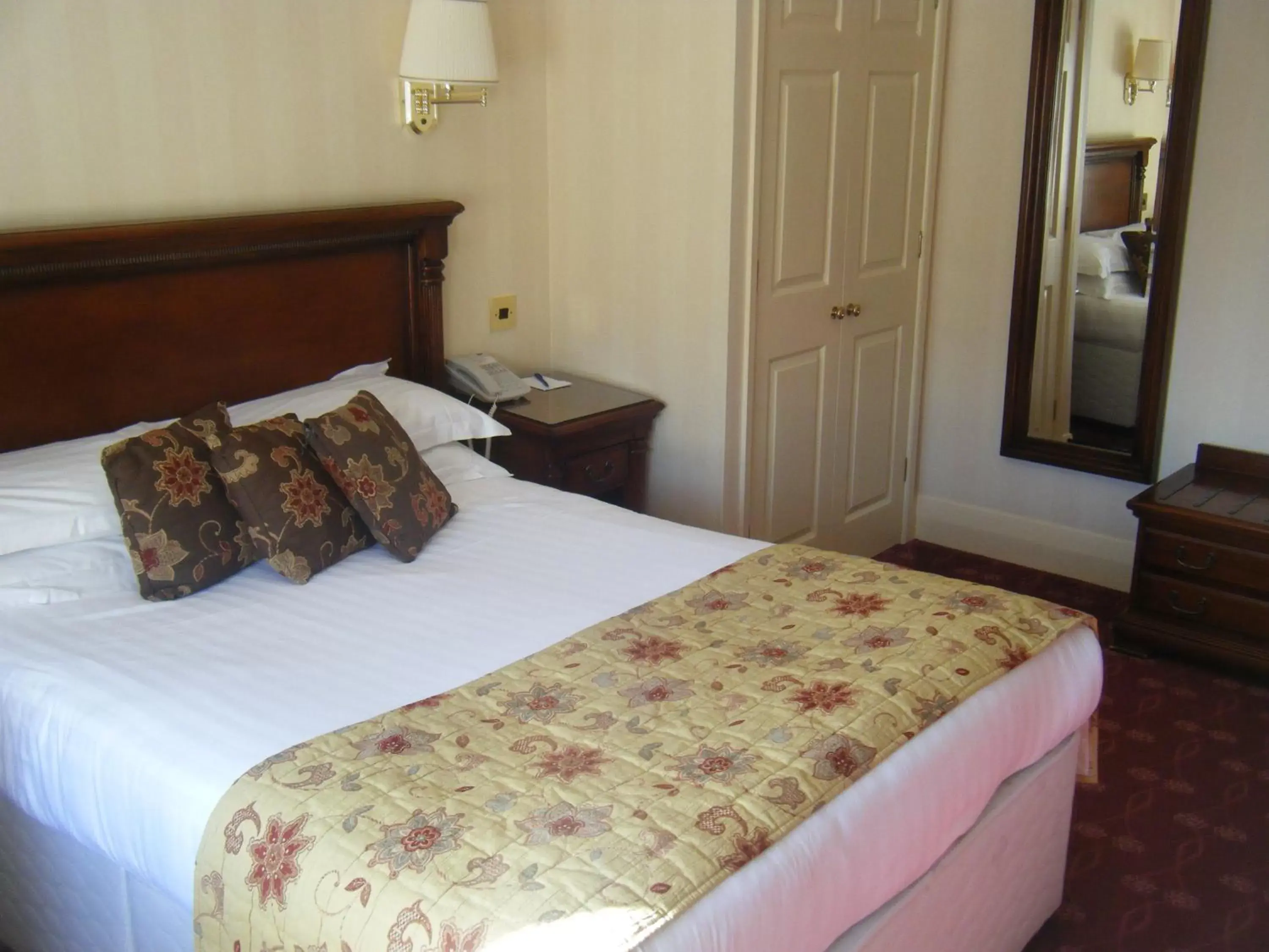 Bed in The Castle Inn Hotel by BW Signature Collection, Keswick Bed in The Castle Inn Hotel by BW Signature Collection, Keswick