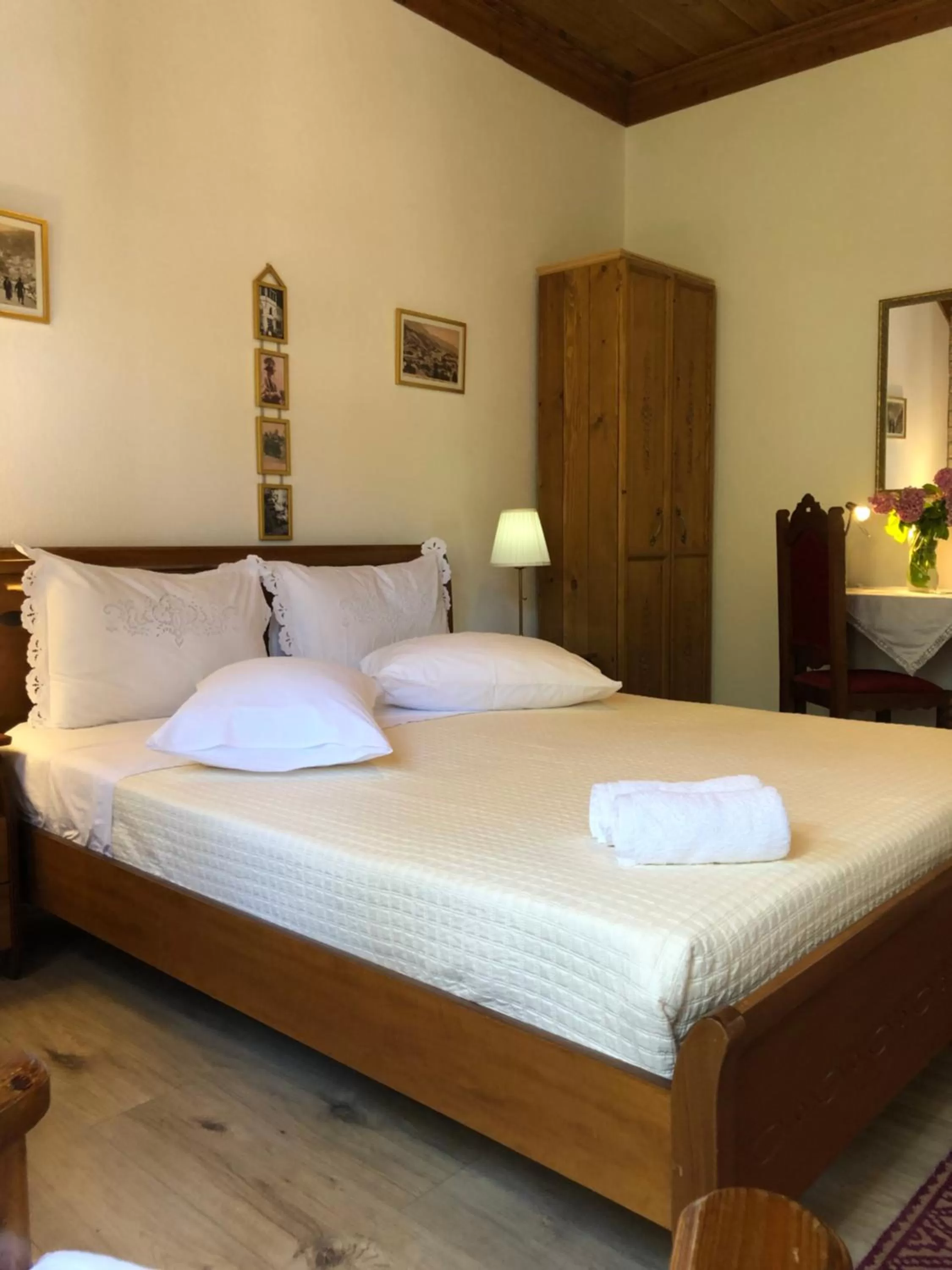 Bed in Hotel Gjirokastra