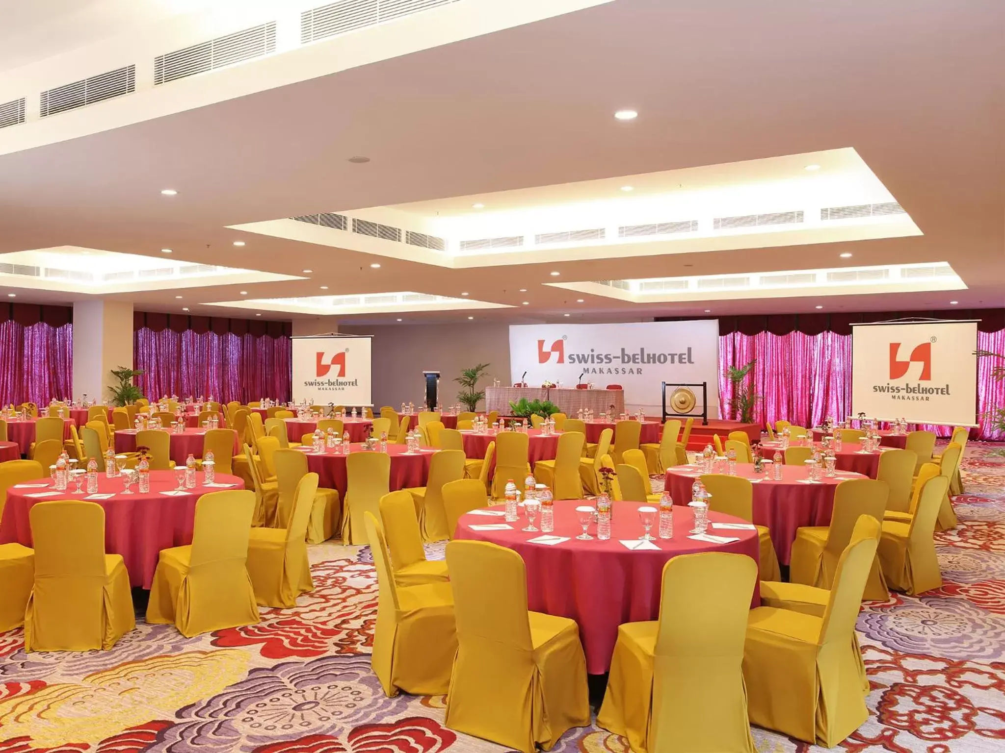 Meeting/conference room, Banquet Facilities in Swiss-Belhotel Makassar