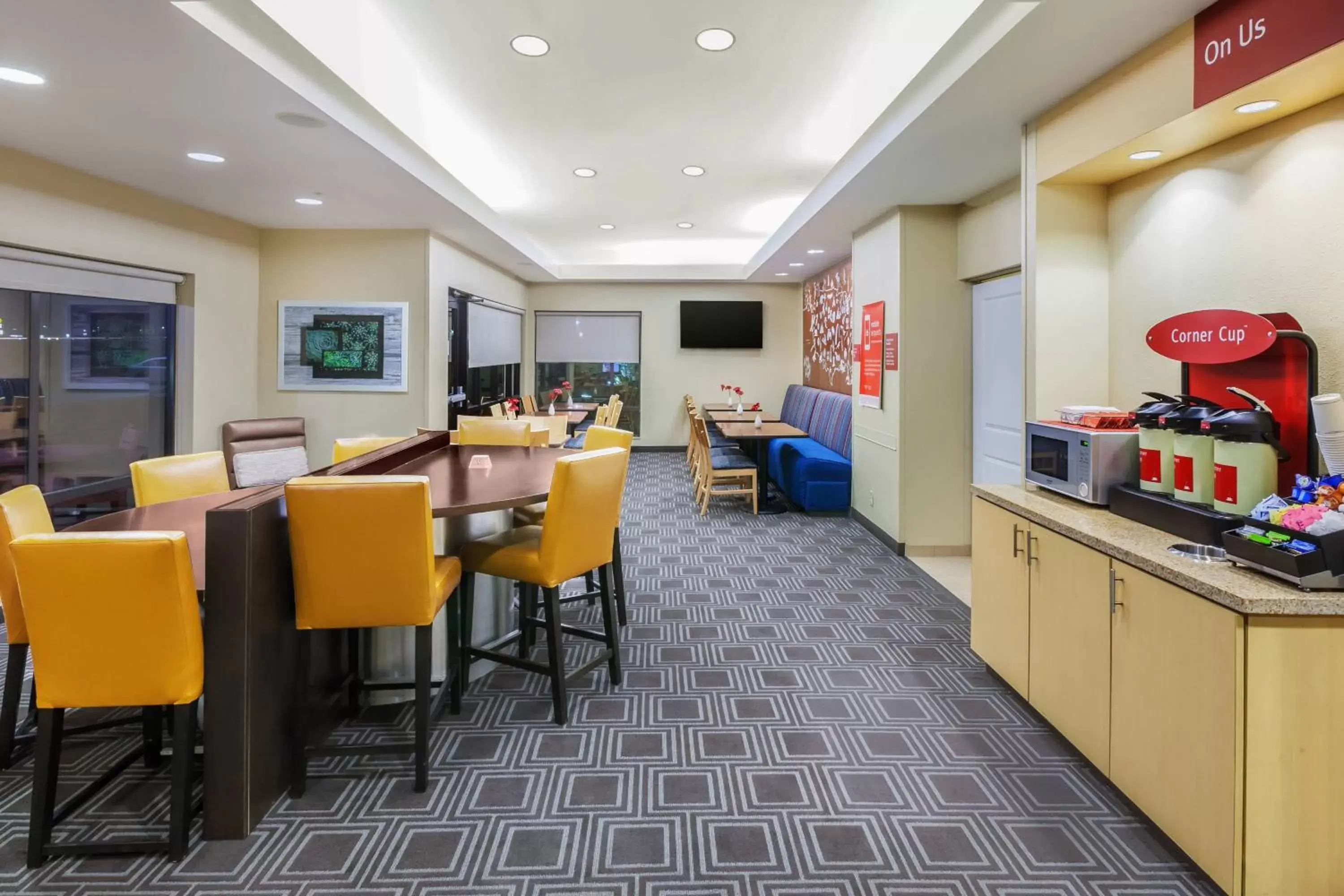 Breakfast, Restaurant/Places to Eat in TownePlace Suites by Marriott Tulsa North/Owasso