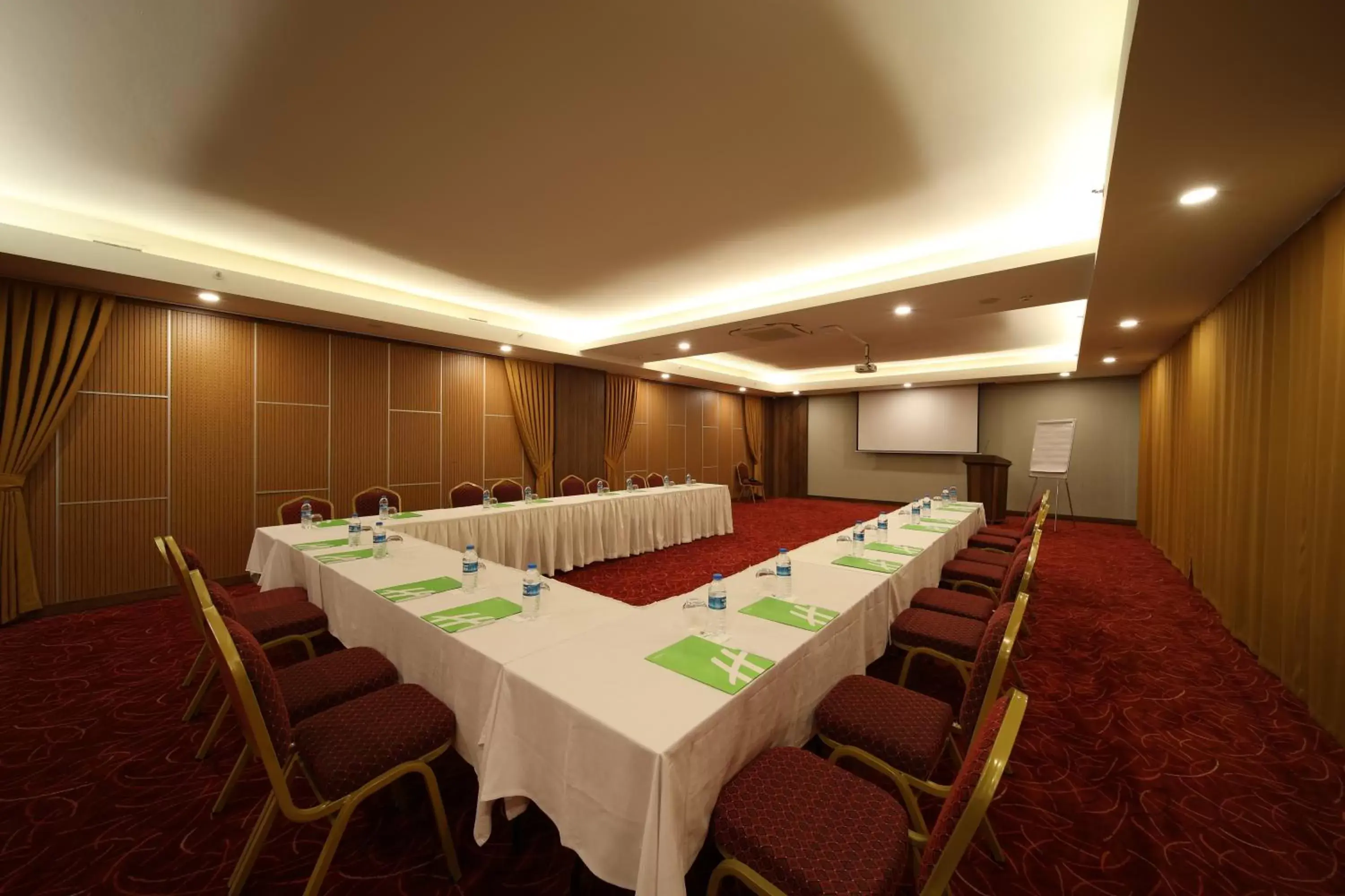 Meeting/conference room in Holiday Inn - Trabzon-East, an IHG Hotel