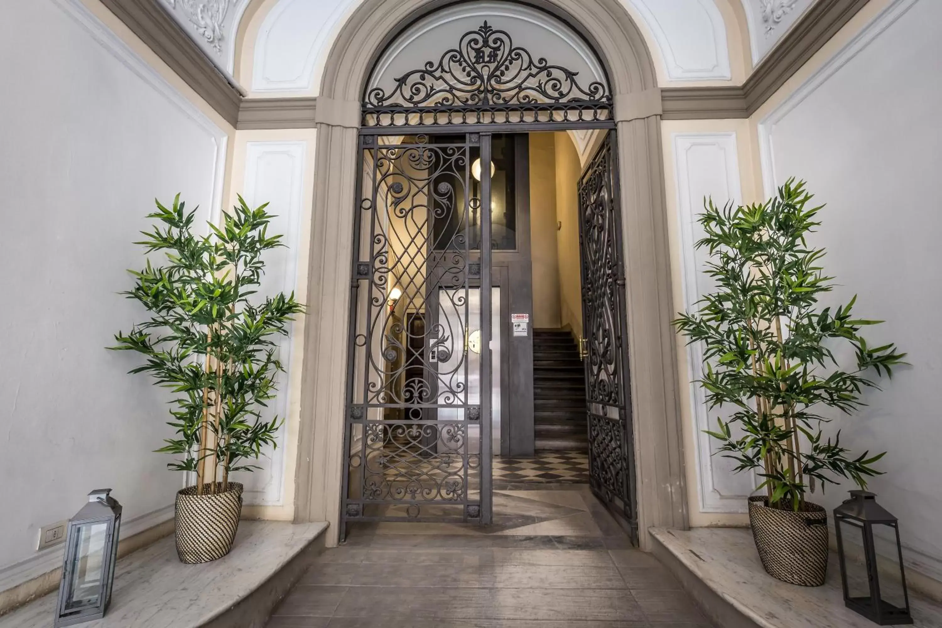 Facade/entrance in Martelli 6 Suite & Apartments