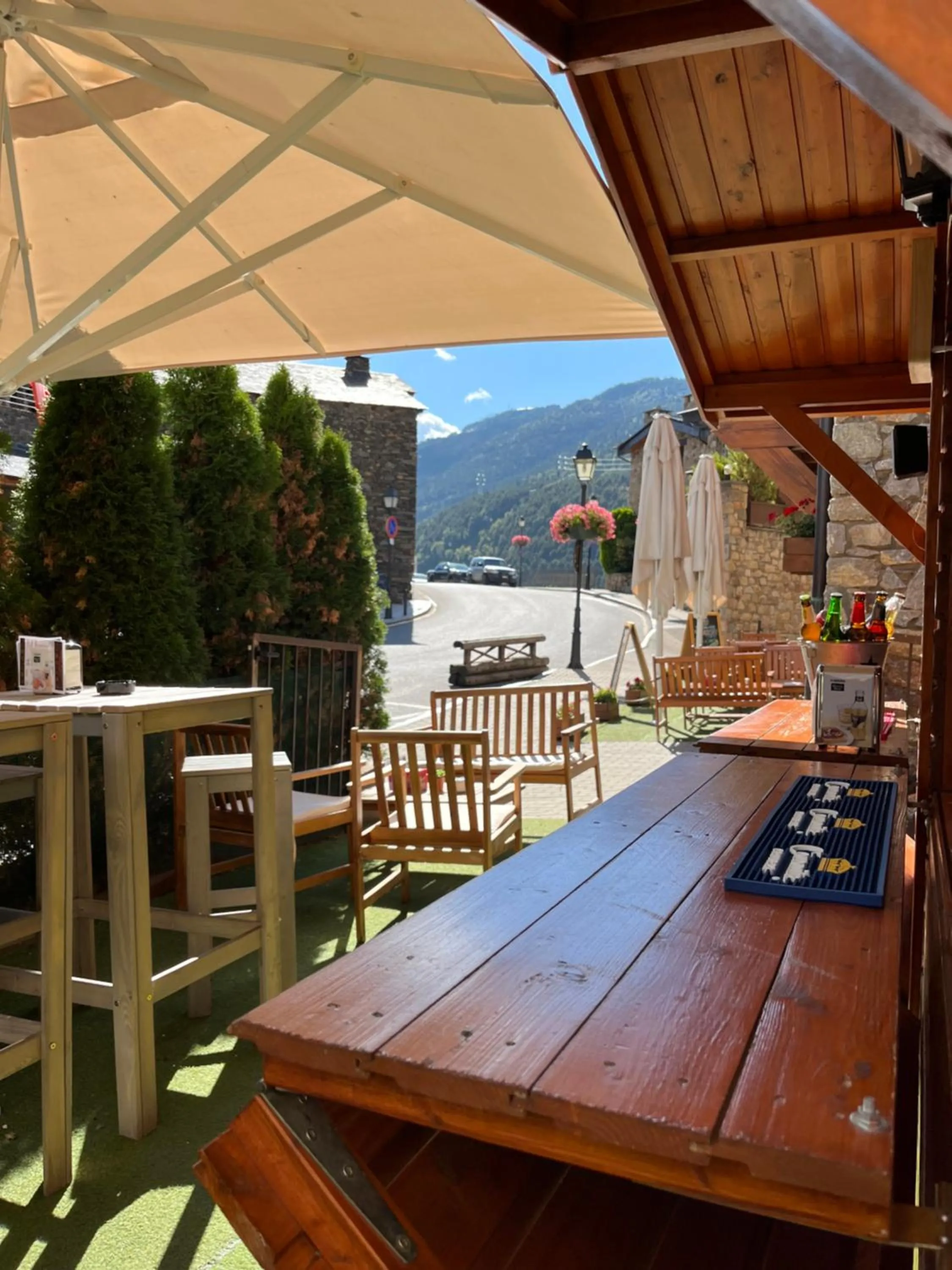 Property building, Restaurant/Places to Eat in Wuau! Hotel Segle XX