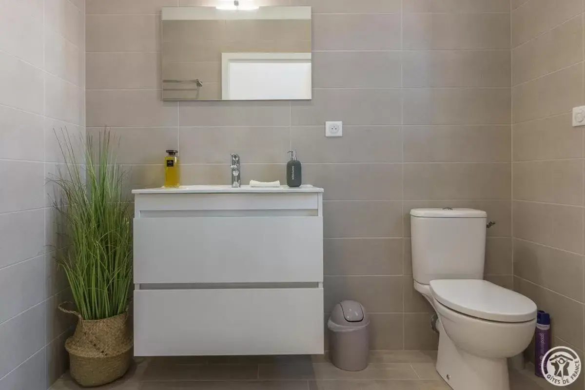 Bathroom in COSY LODGE TOULOUSE