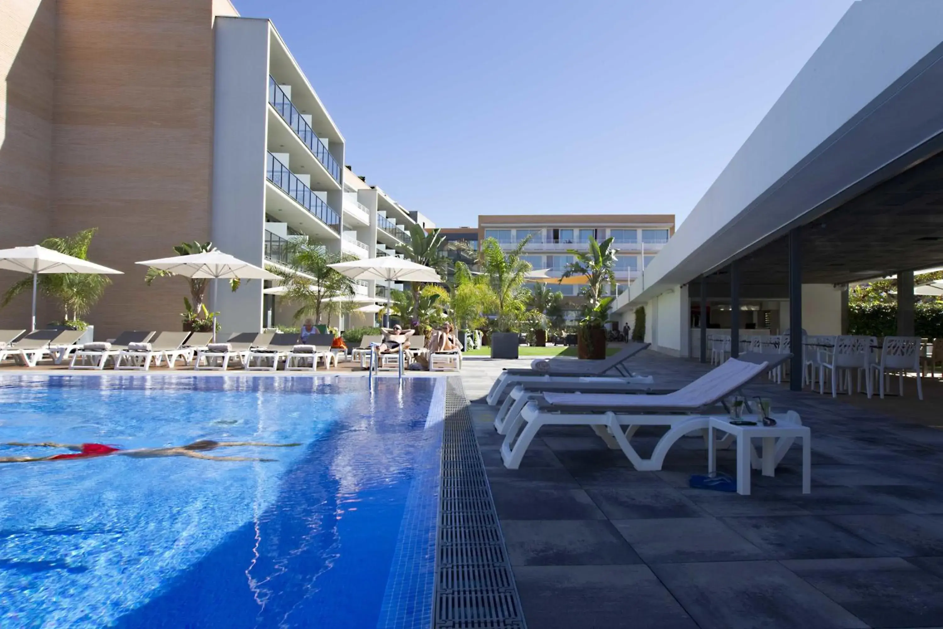 Facade/entrance, Swimming Pool in Altafulla Mar Hotel