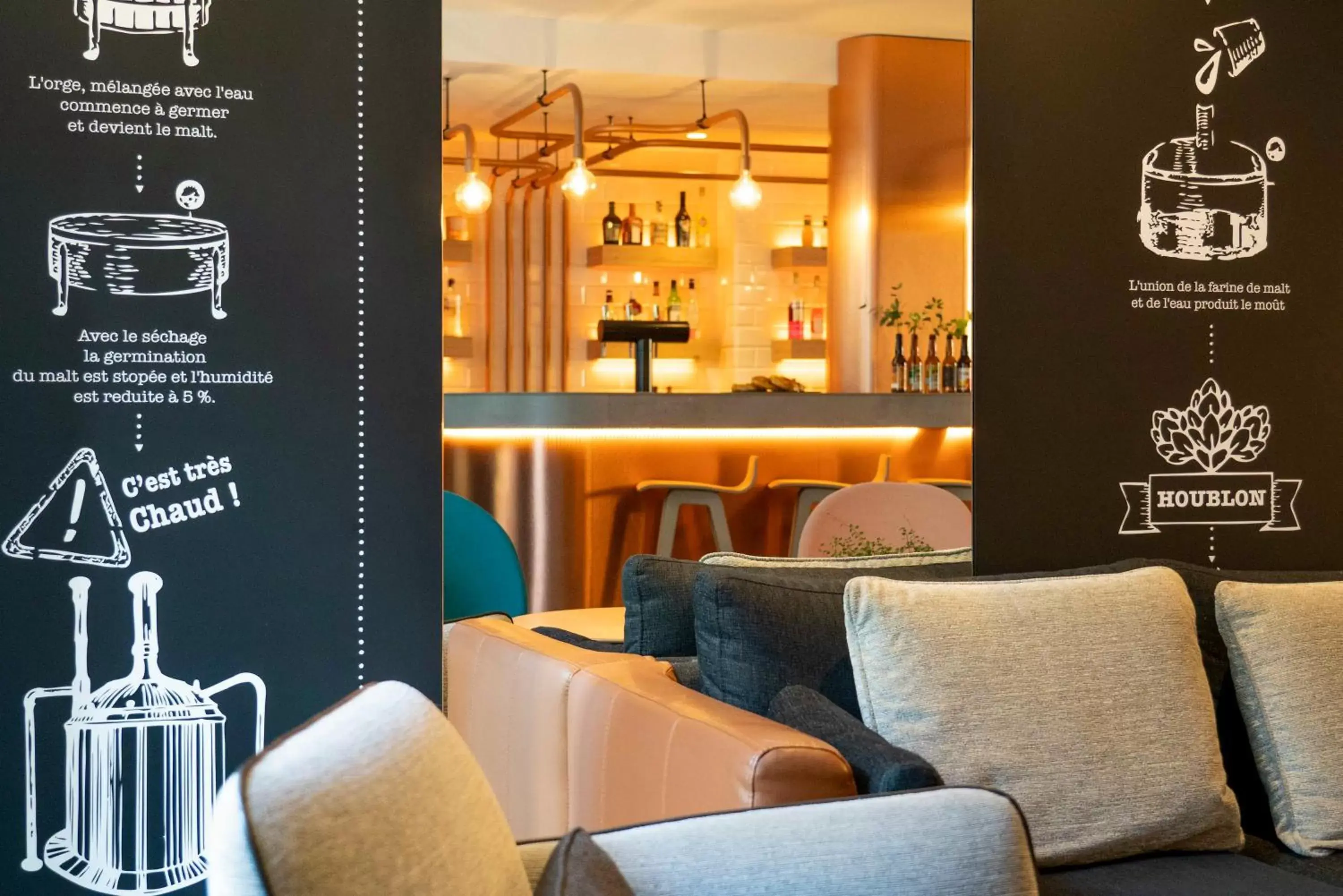 Lounge or bar in Ibis Styles Colmar Centre