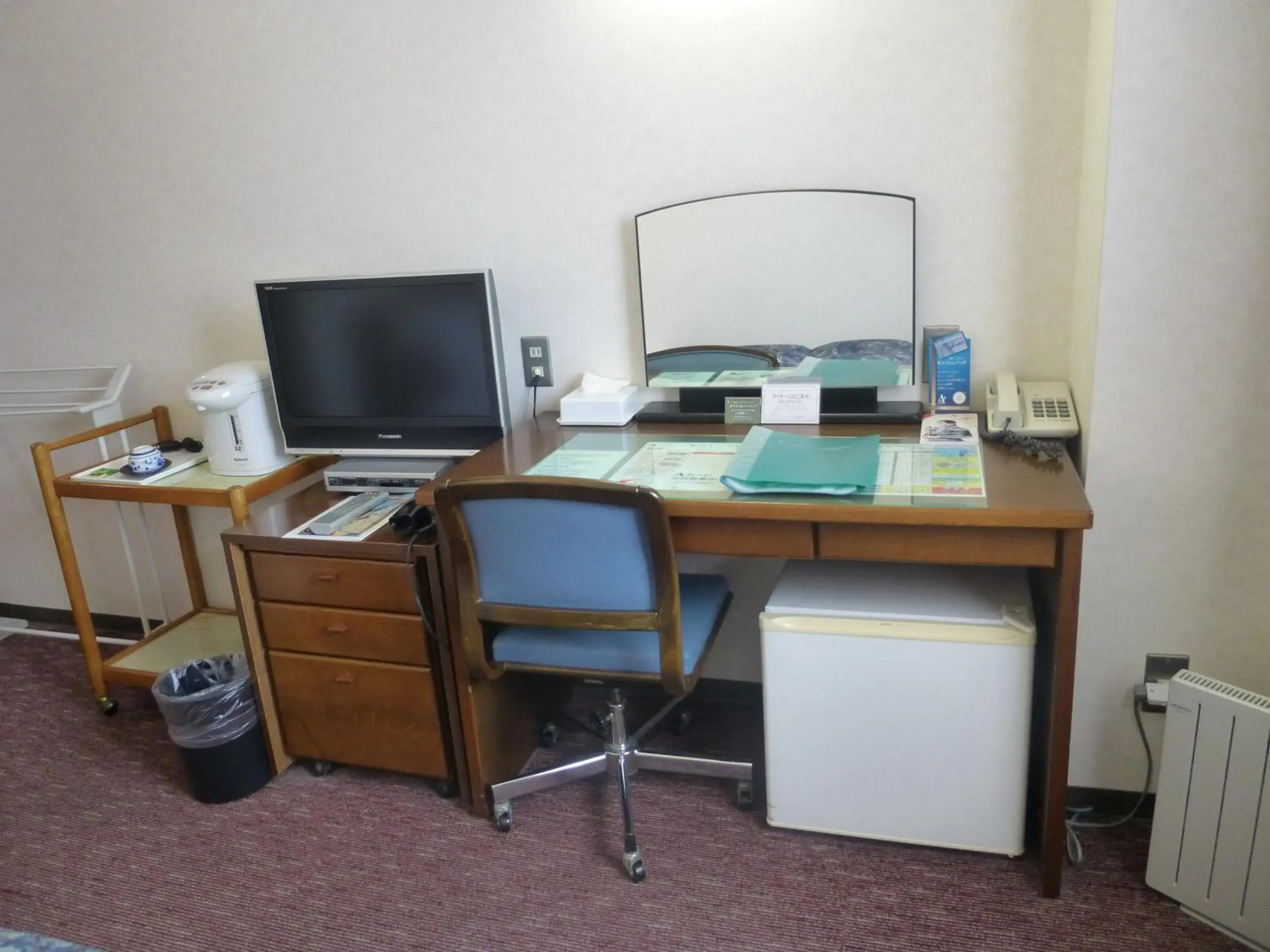 Photo of the whole room, TV/Entertainment Center in Minami Fukuoka Green Hotel