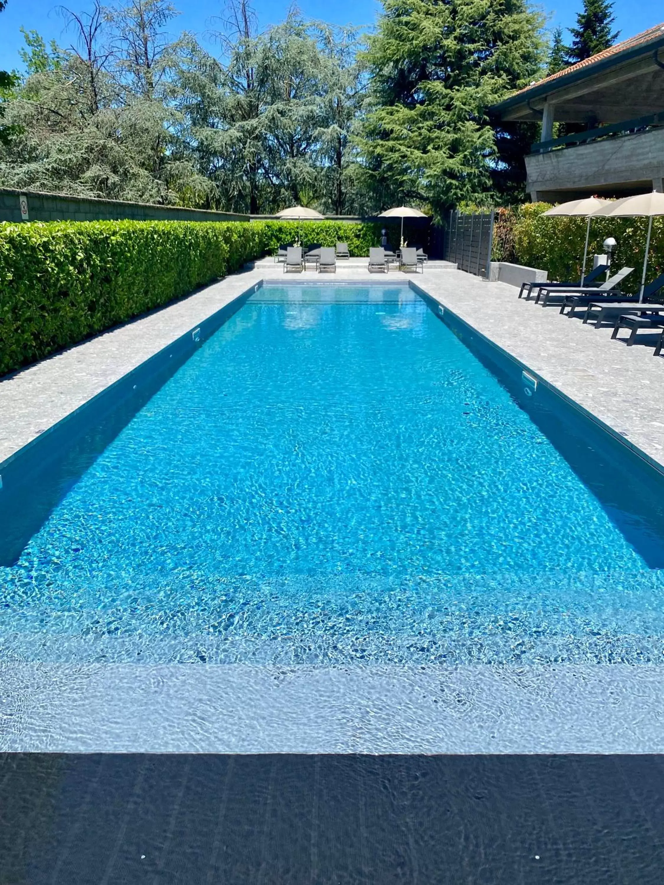 Swimming Pool in Peralba Autohotel