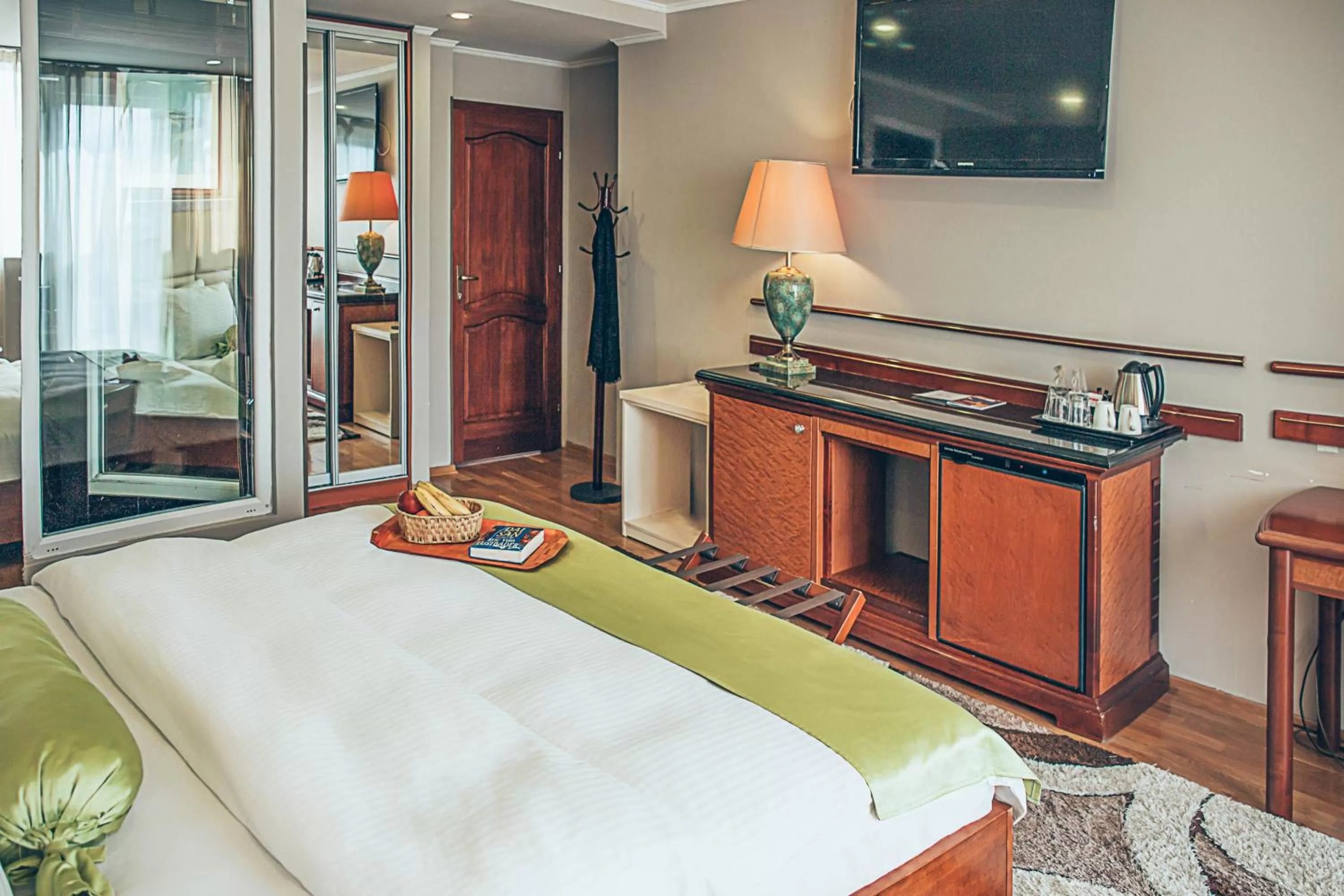 Shower in Hotel Super 8