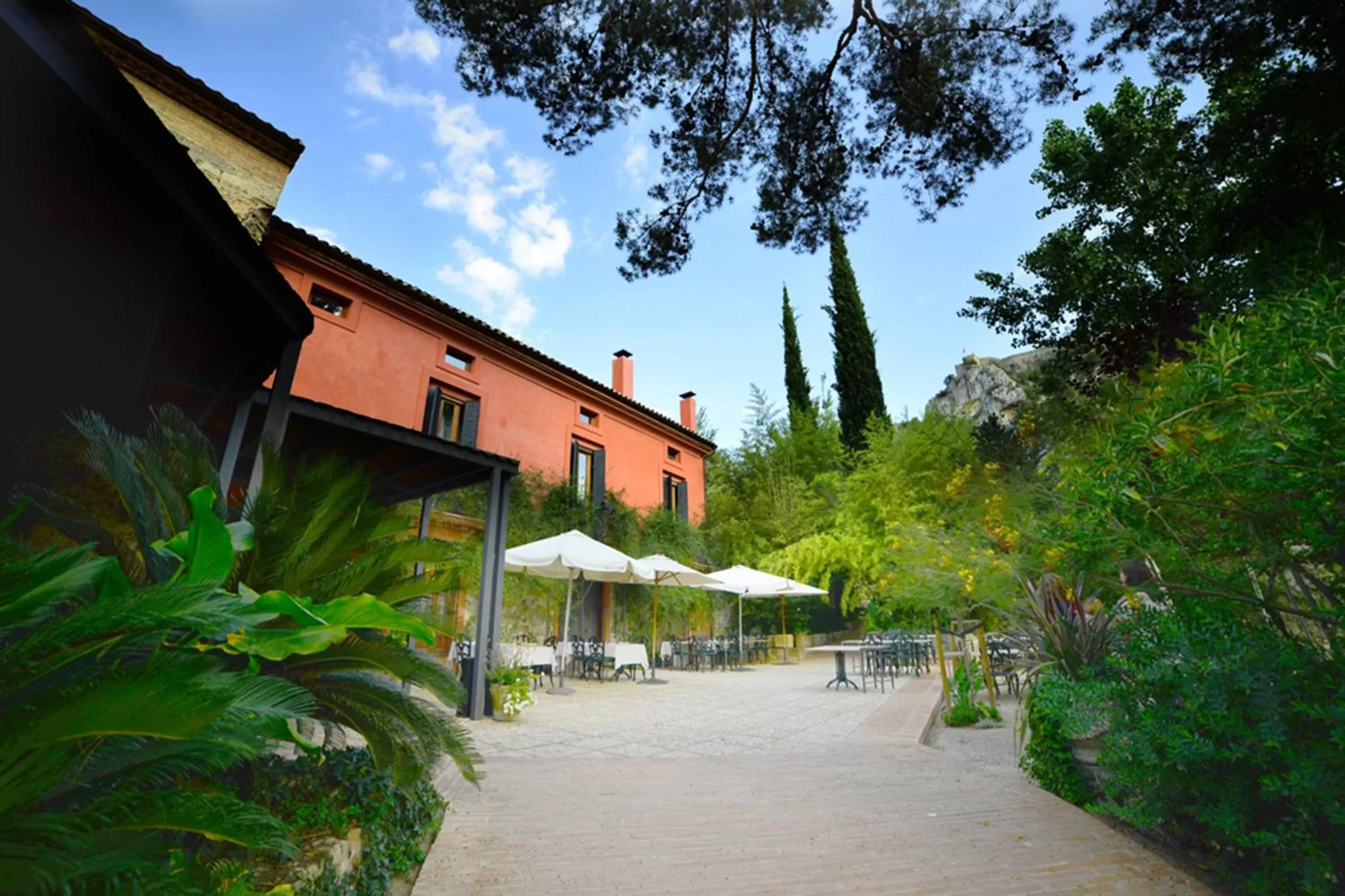 Property building in Mont-Sant