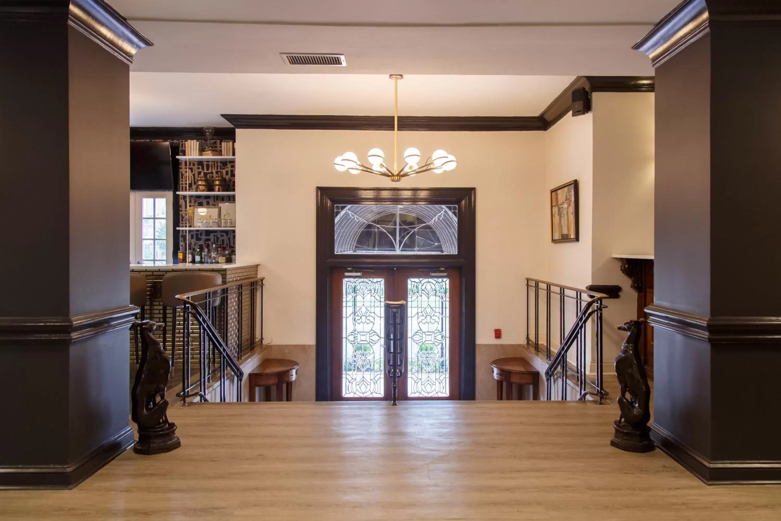 Nightclub / DJ in Old Capitol Inn