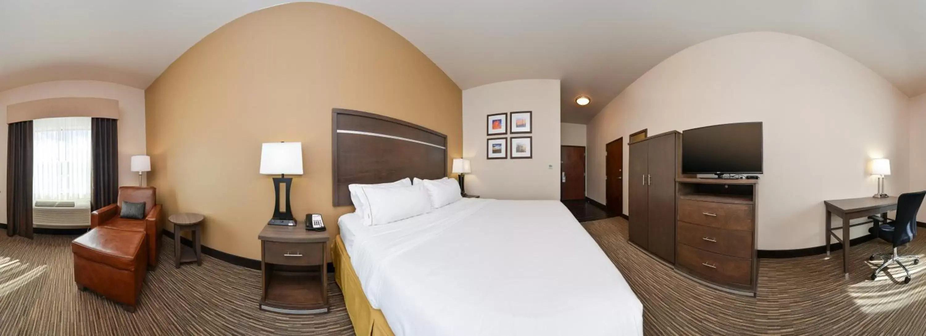 Photo of the whole room, Bed in Holiday Inn Express & Suites Globe, an IHG Hotel