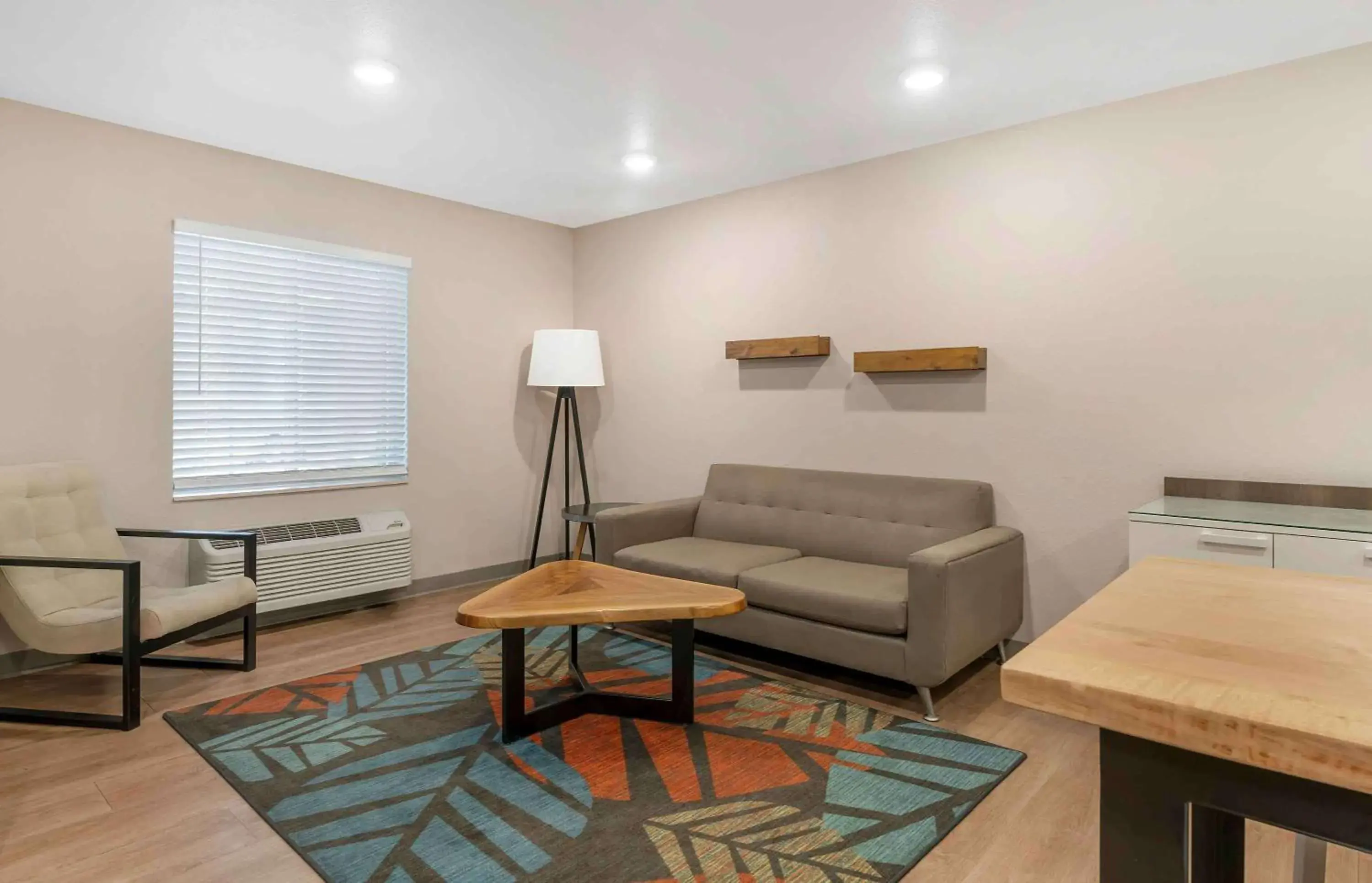Lobby or reception, Seating Area in Extended Stay America Select Suites - Louisville - Airport