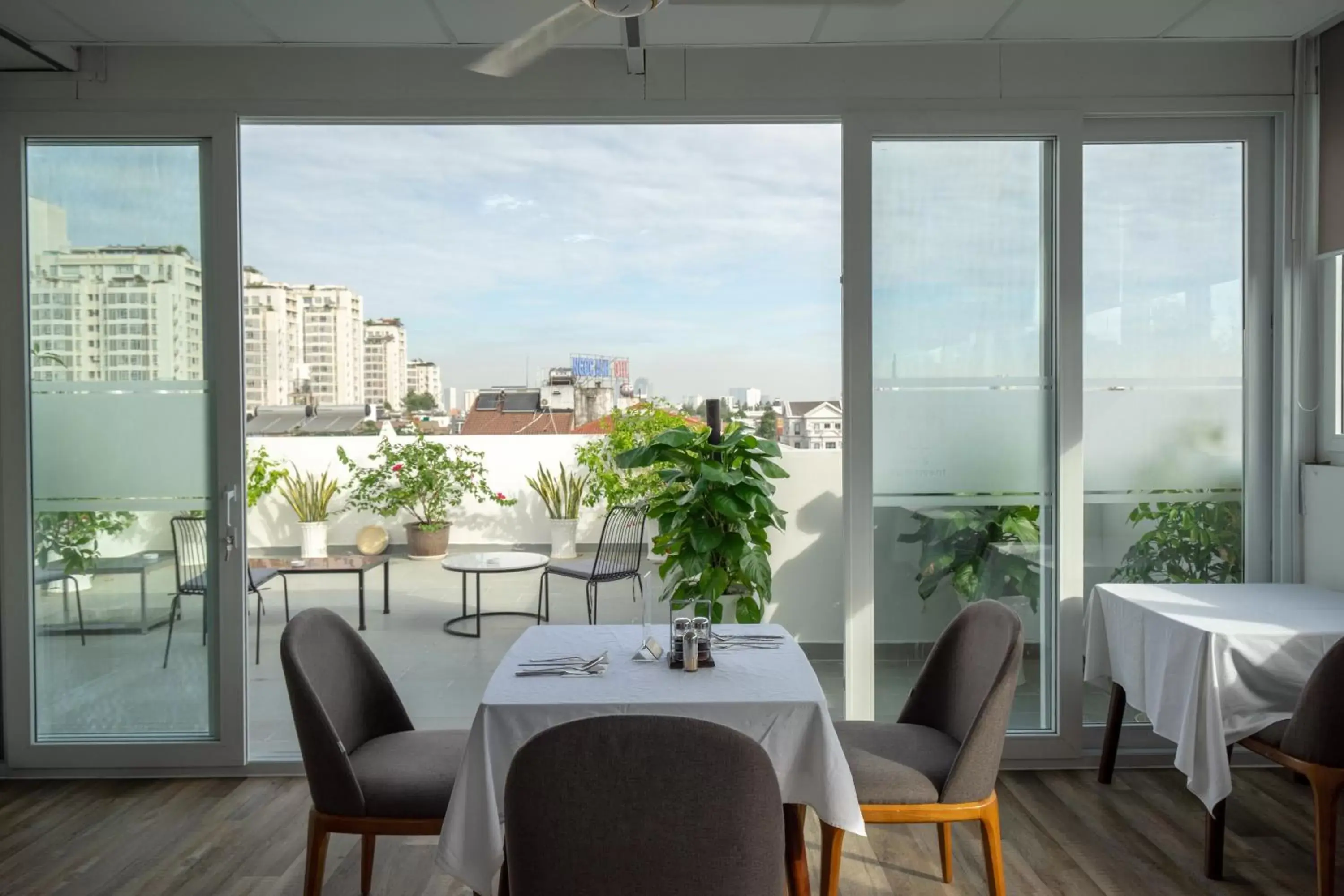 Restaurant/places to eat in Park Hill Hotel - Phu My Hung Restaurant/places to eat in Park Hill Hotel - Phu My Hung