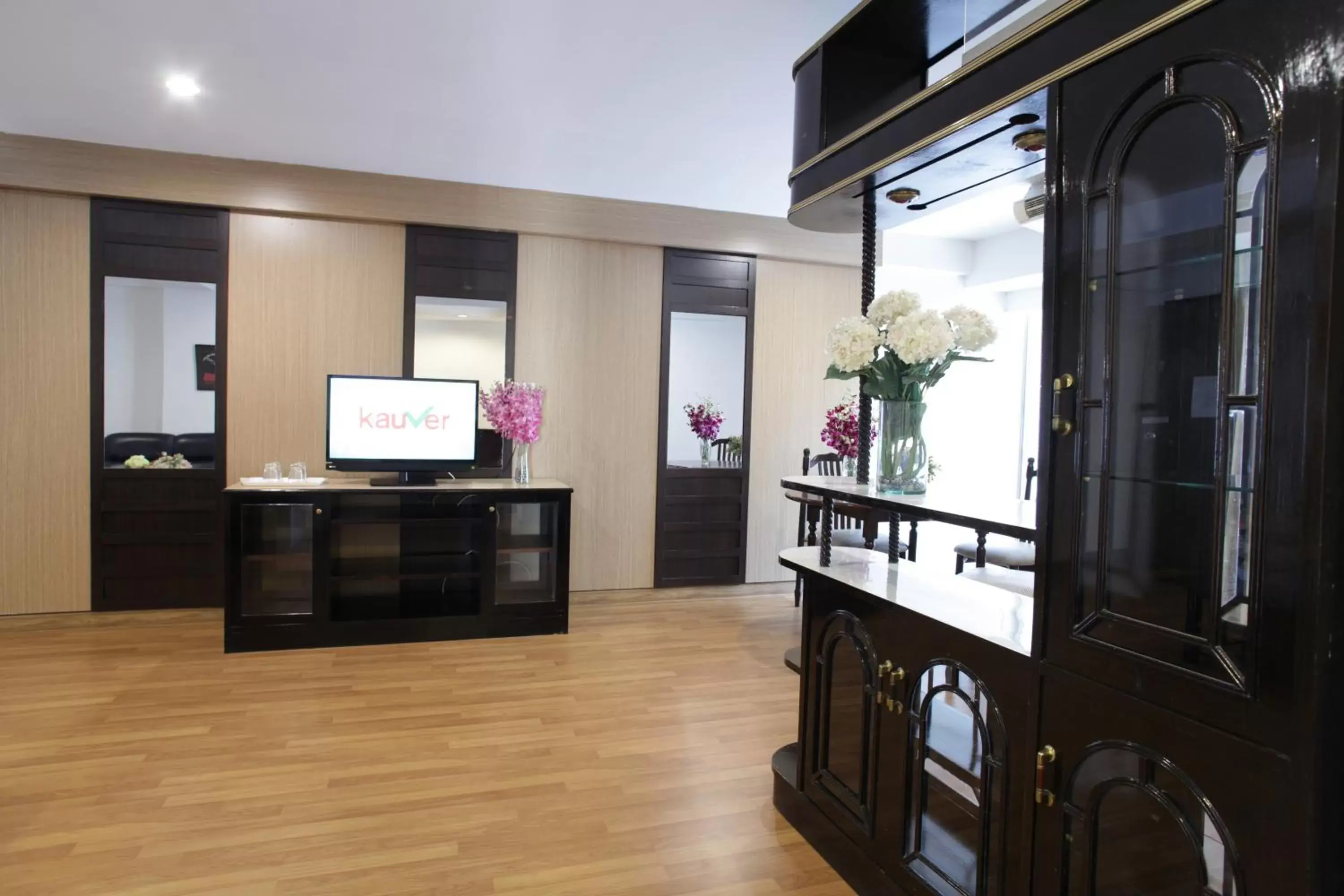 TV and multimedia in Nanatai Suites
