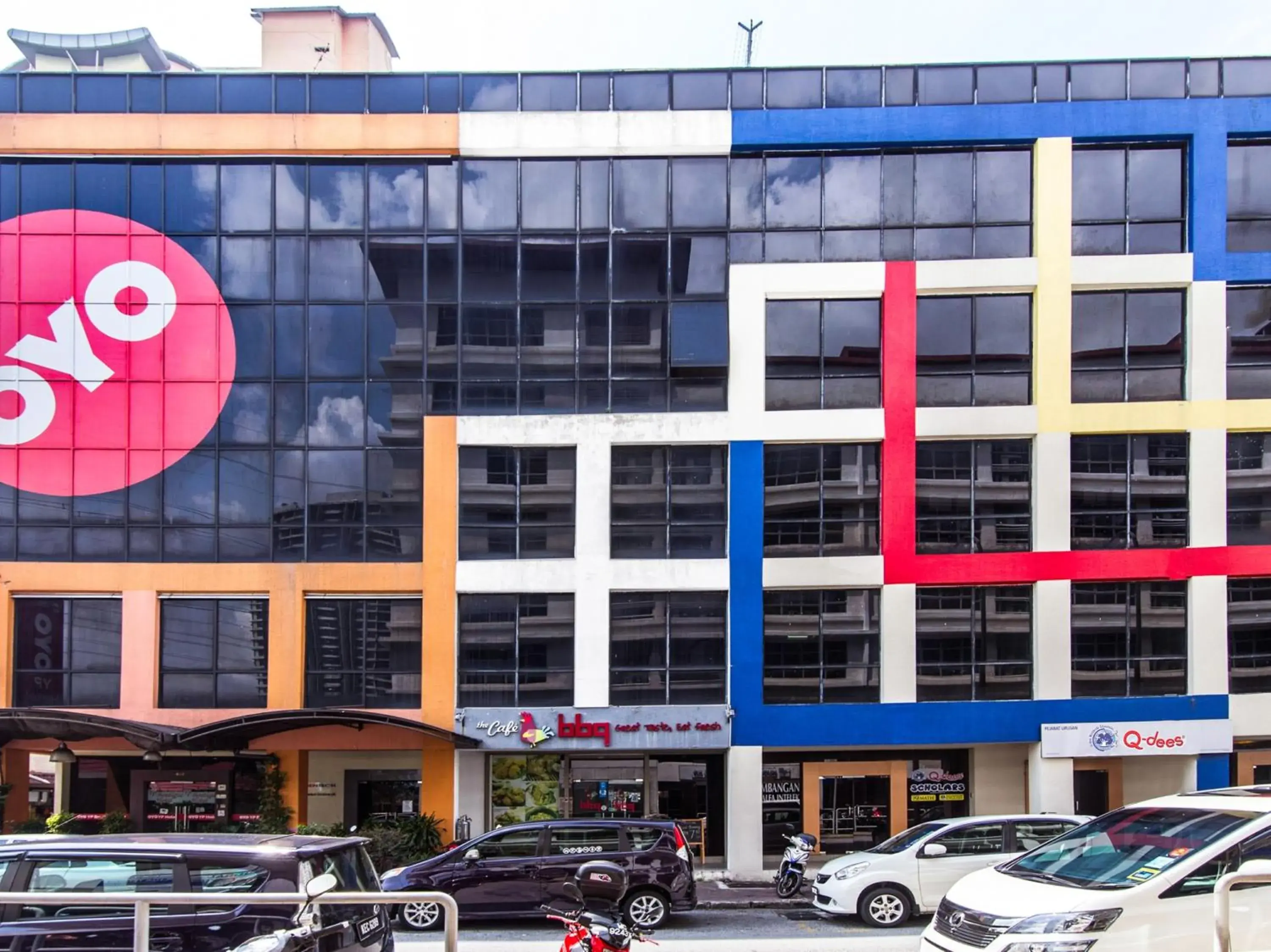 Facade/entrance, Property Building in Super OYO 156 YP Boutique Hotel