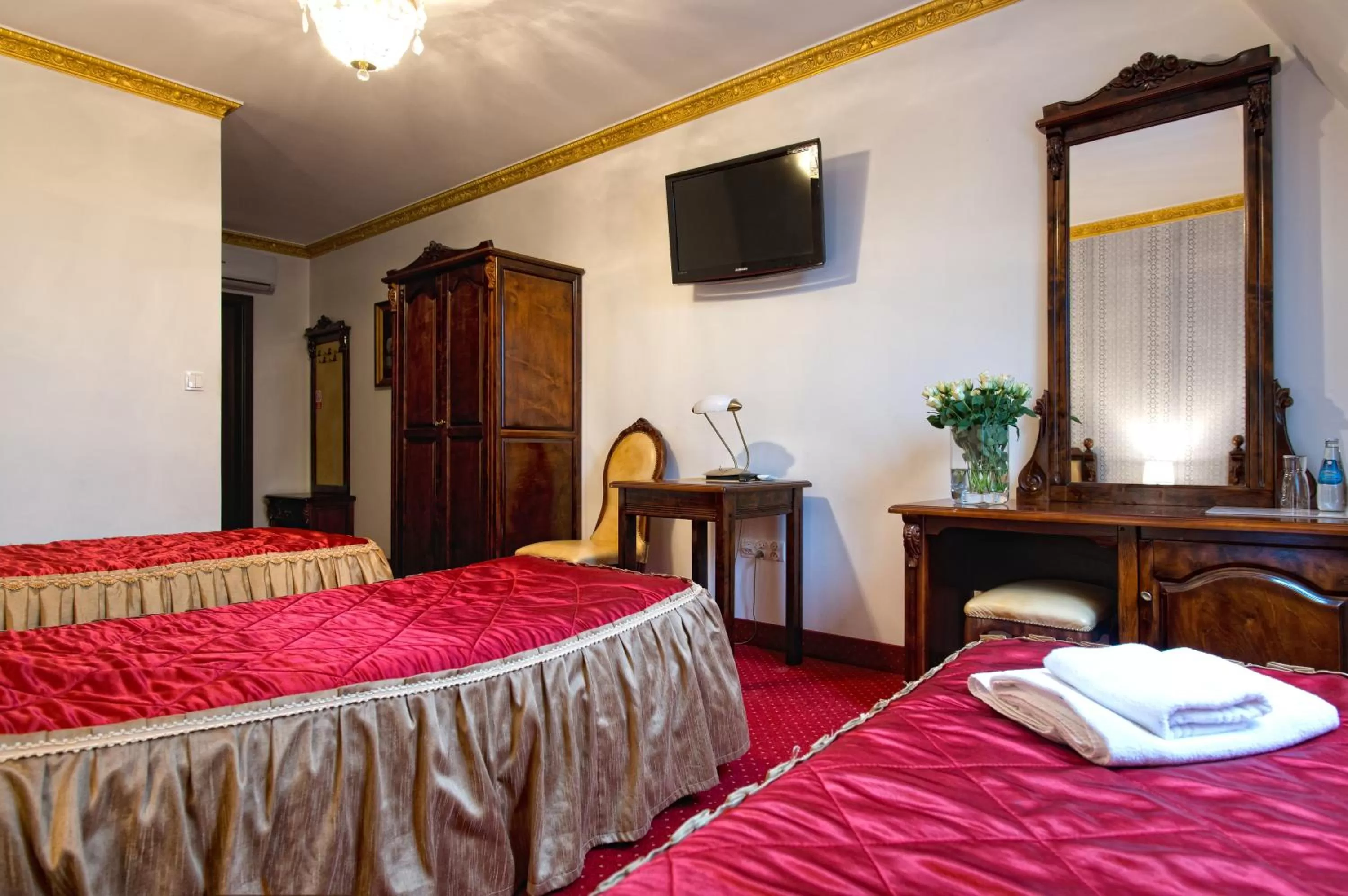 Photo of the whole room, Bed in Hotel Campari