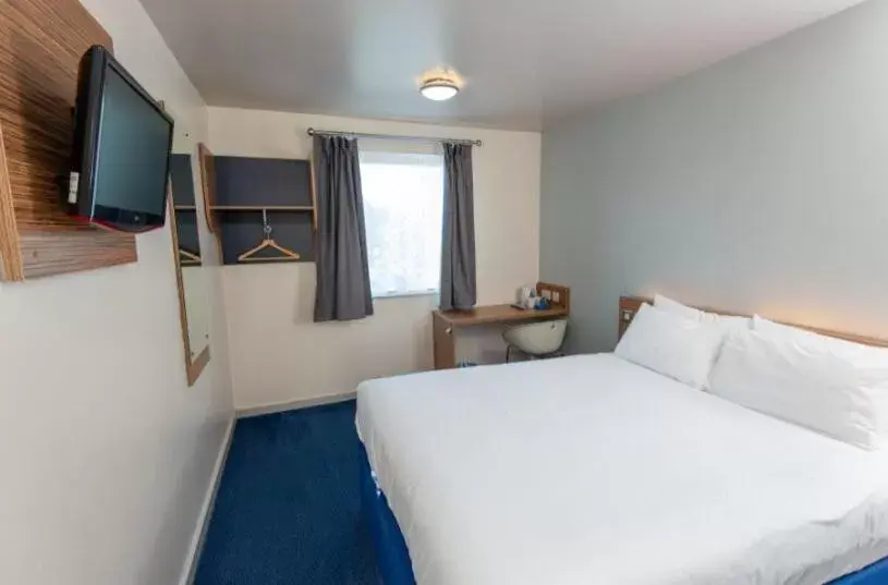TV and multimedia, Bed in ibis Budget Portishead Marina