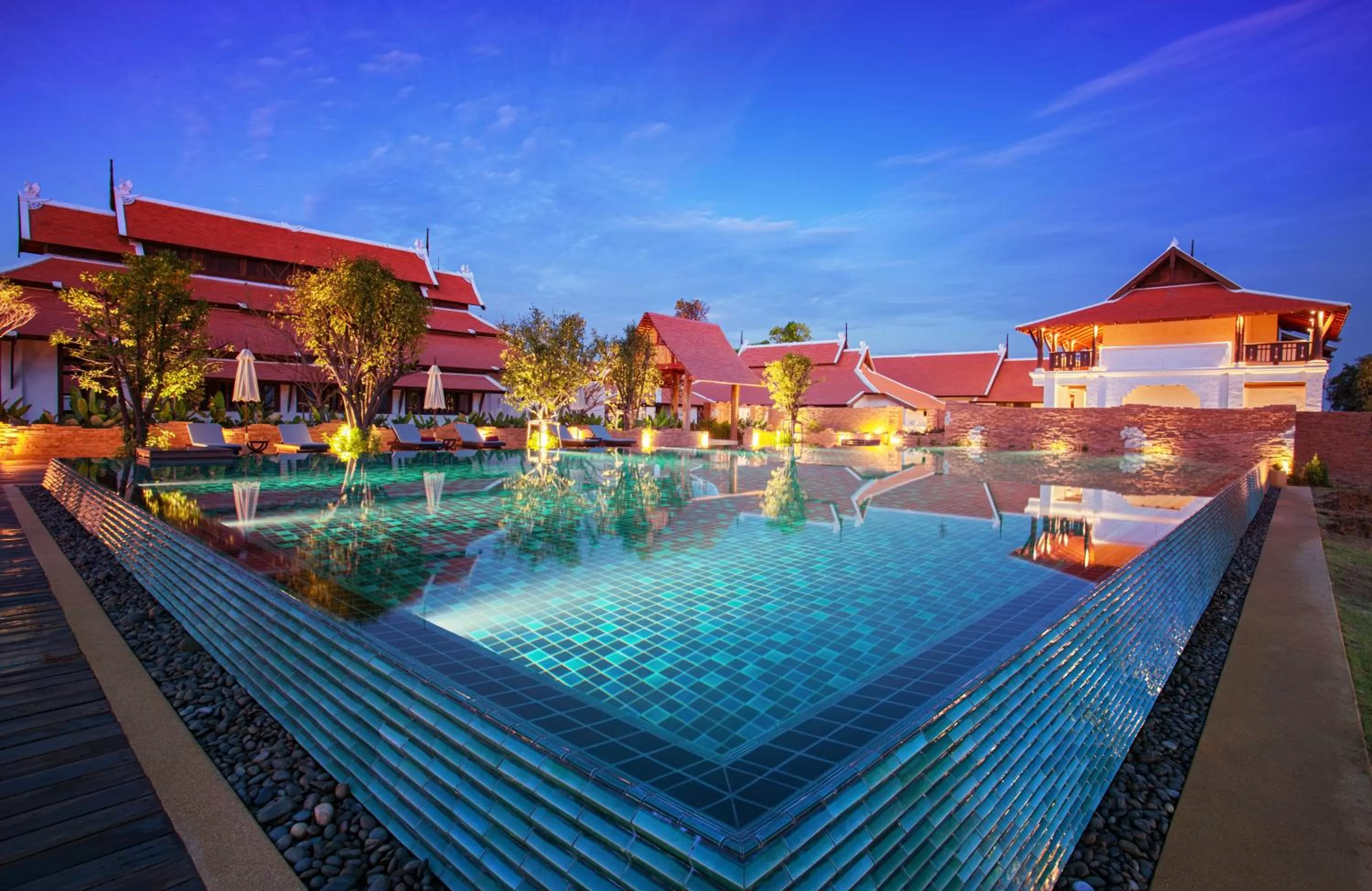 Swimming pool in Sriwilai Sukhothai