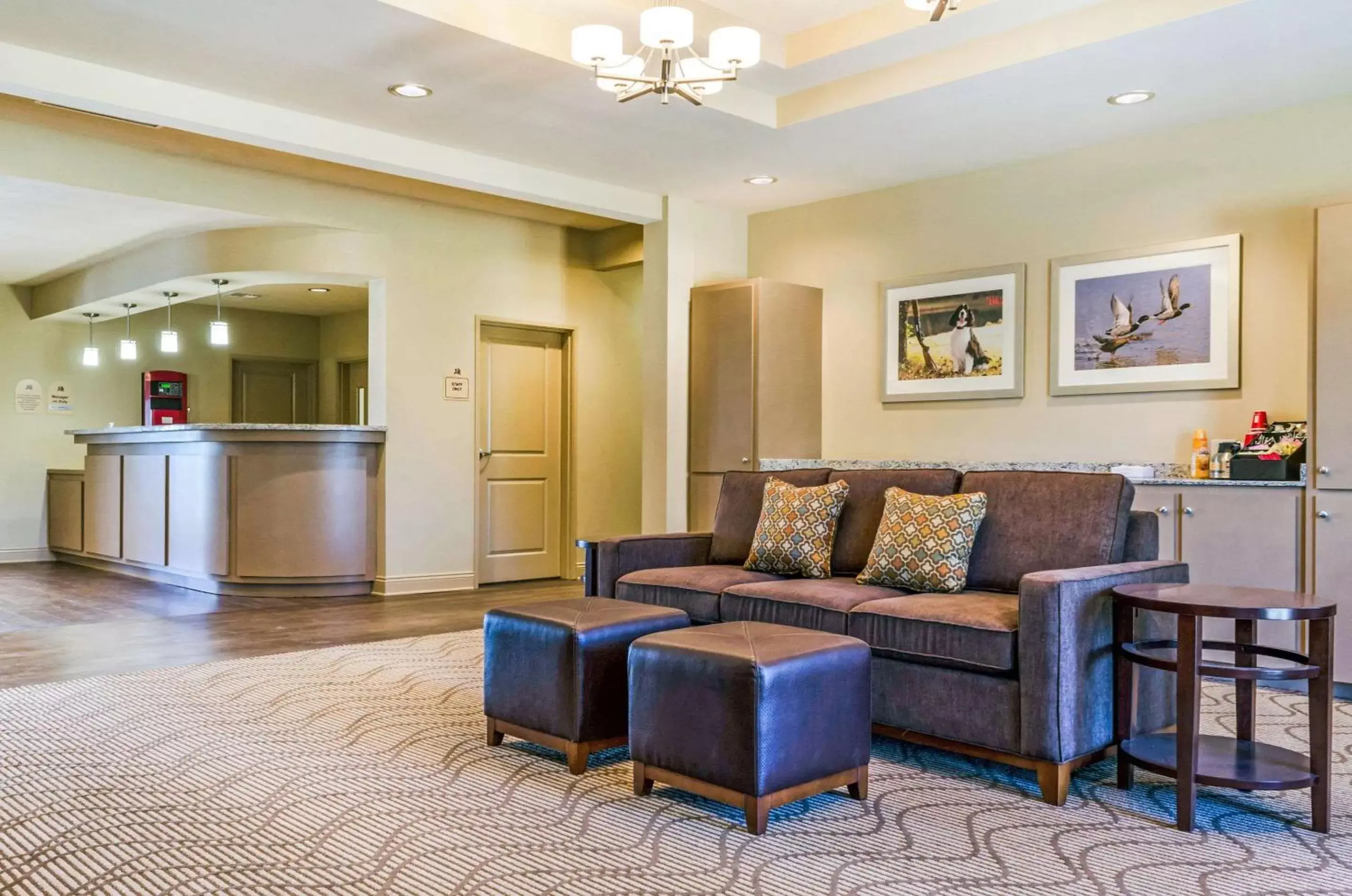 Lobby or reception, Lobby/Reception in MainStay Suites Hackberry Sportsman's Lodge
