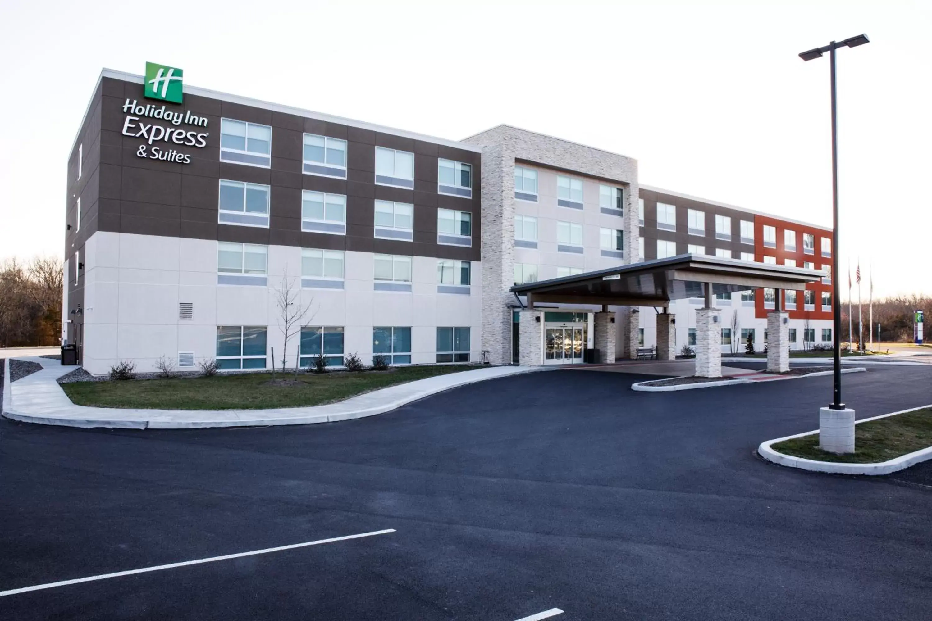 Property building in Holiday Inn Express & Suites - Gettysburg, an IHG Hotel