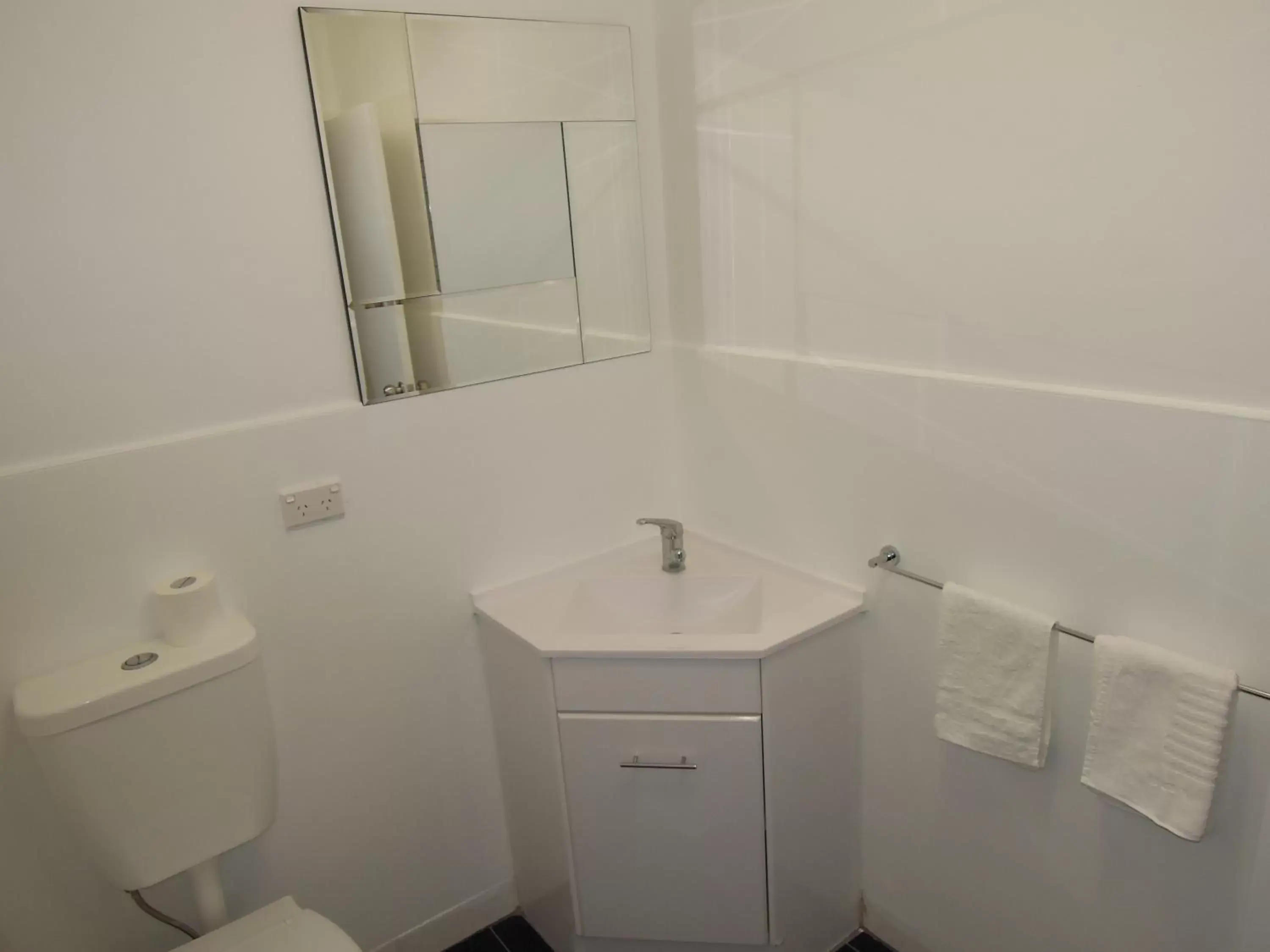 Bathroom in Jackaroo Apartments