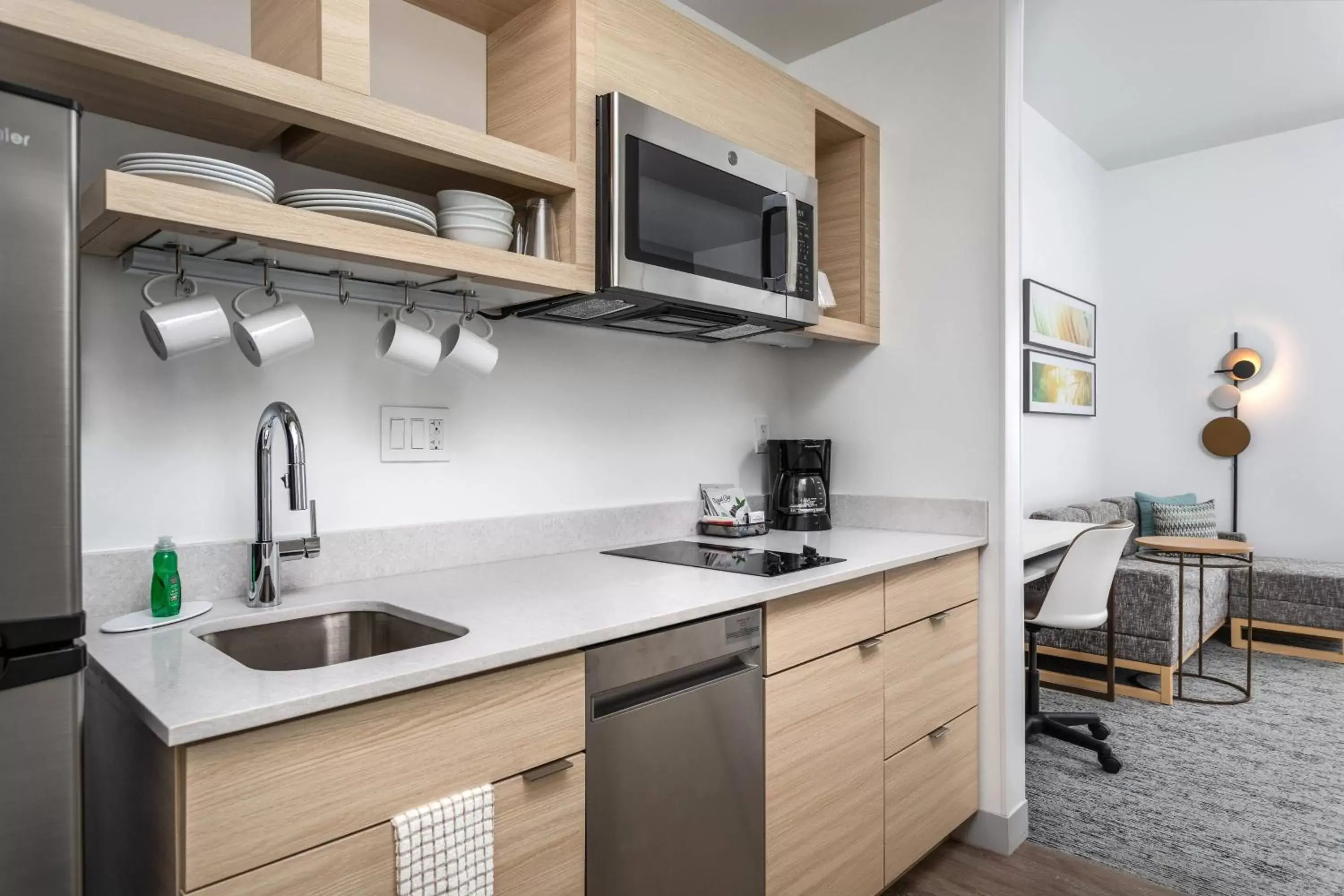 Kitchen or kitchenette, Kitchen/Kitchenette in TownePlace Suites By Marriott Orlando Southwest Near Universal