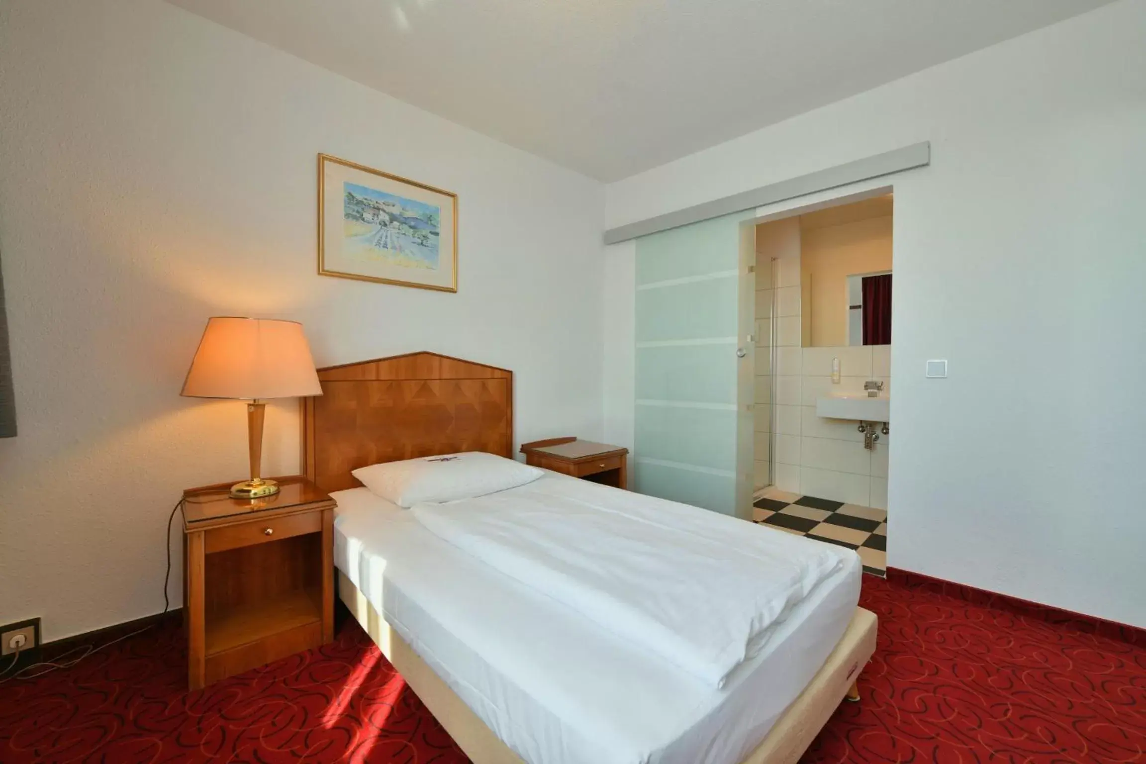 Basic Single Room in SKYHOTEL Merseburg